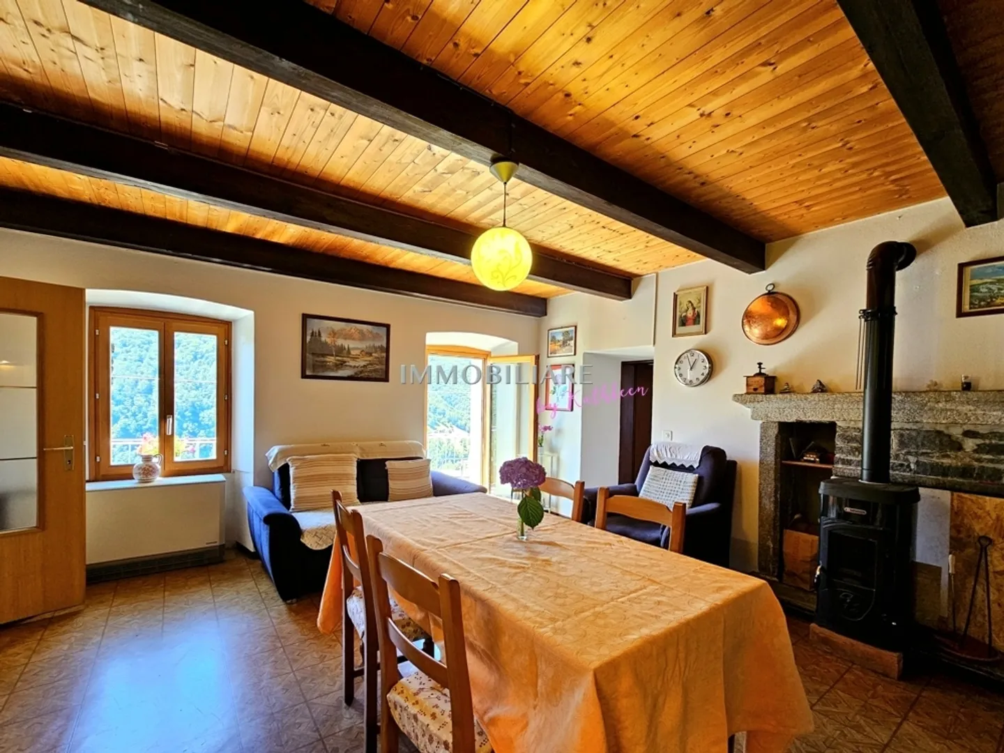 Maison tessino originale avec vue et jardin dans le noyau d'Auressio - Photo 6 sur 13