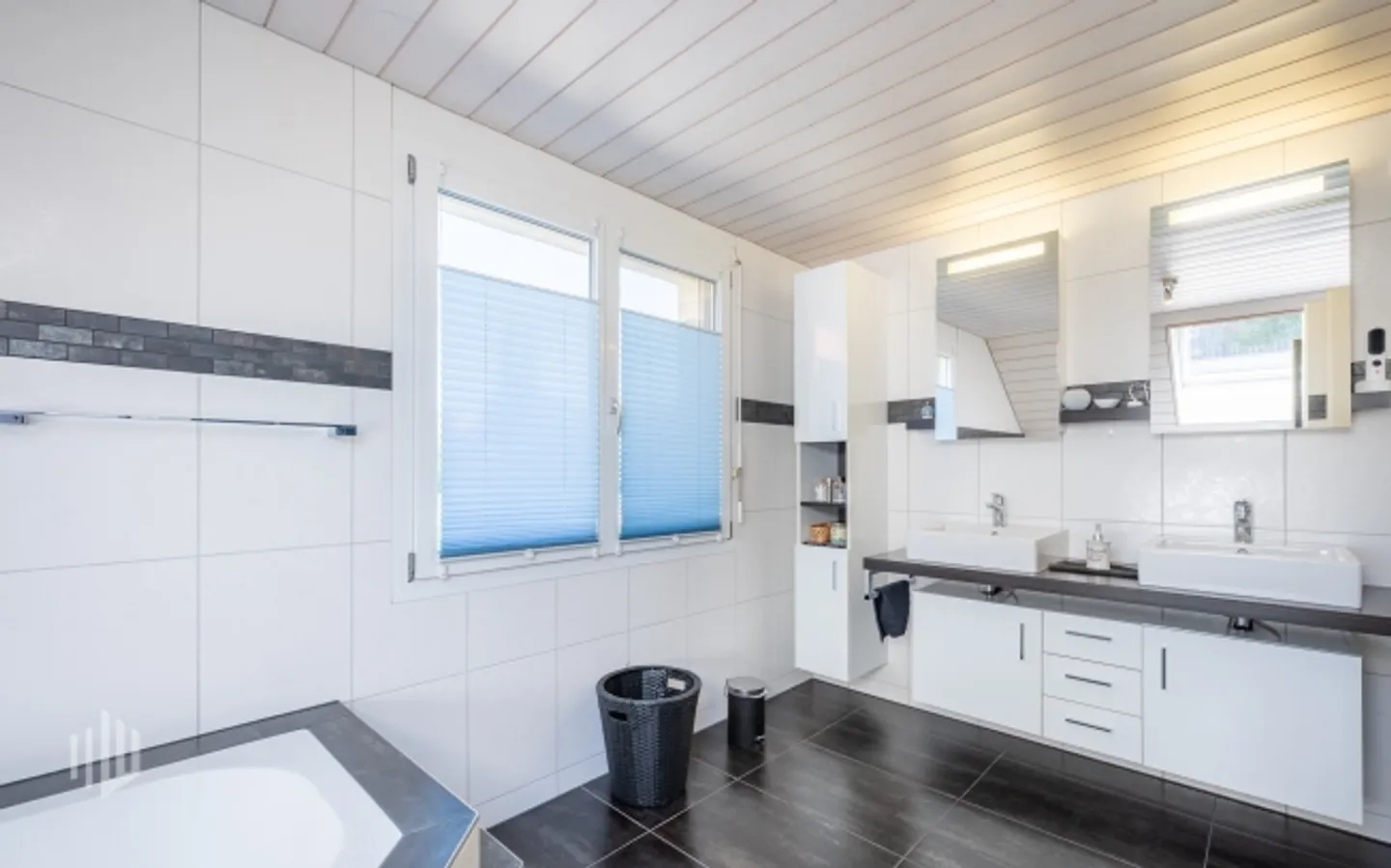 ImmoWyss - Rêve de Famille avec Jardin, Piscine et Beaucoup d'Espace pour Vivre - Photo 11 sur 16