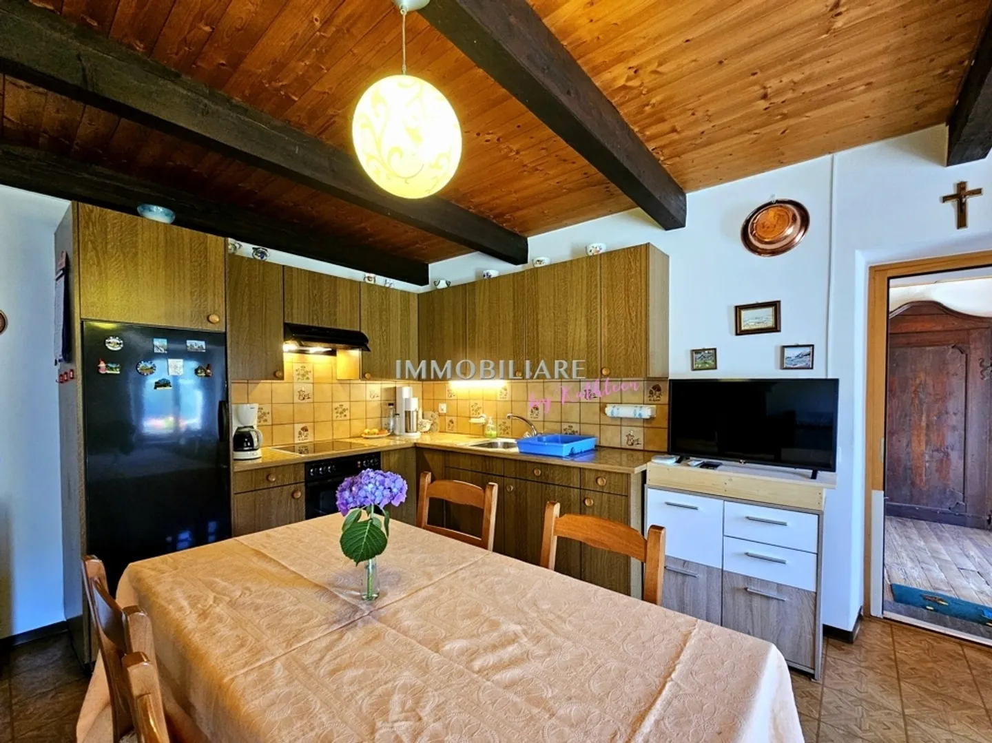 Maison tessino originale avec vue et jardin dans le noyau d'Auressio - Photo 5 sur 13