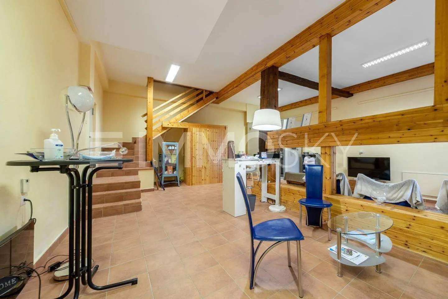 Zuhause mit Charakter: Ihr neues Zuhause mit viel Raum und Potenzial - Foto 2 von 5