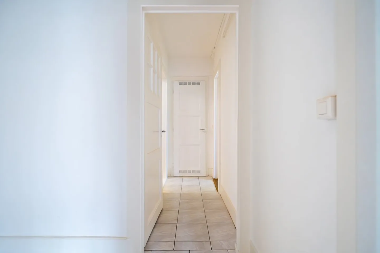 Charming Apartment in Central Lausanne - Photo 4 of 9