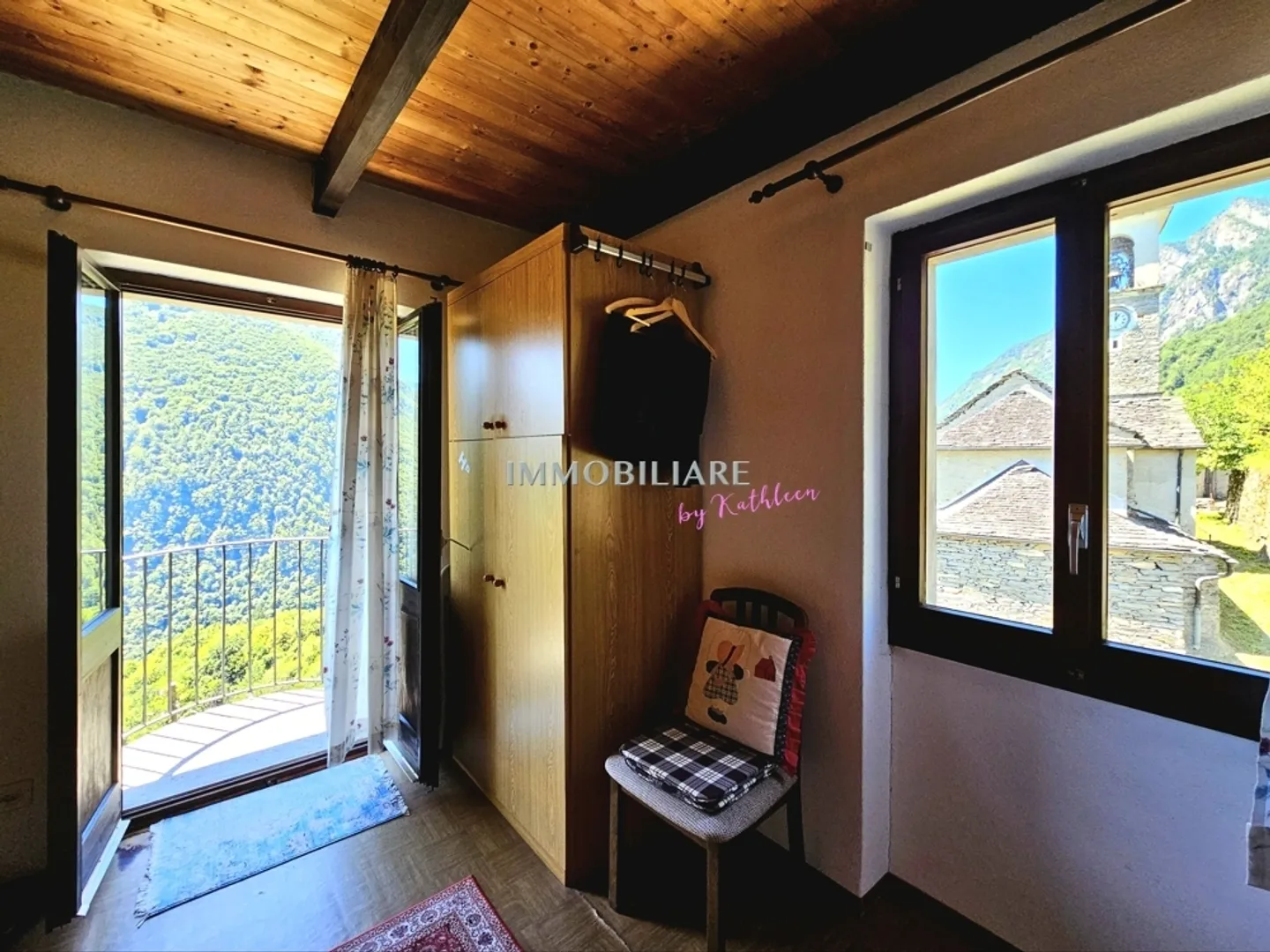 Maison tessino originale avec vue et jardin dans le noyau d'Auressio - Photo 10 sur 13