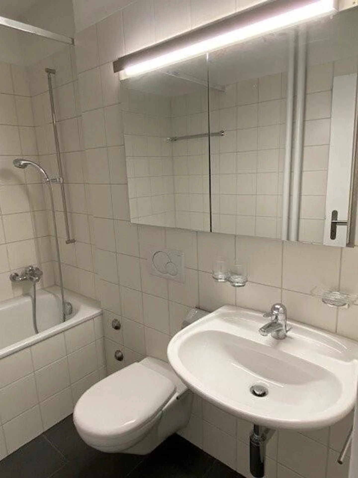 Bright, modern apartment in the Länggass district - Photo 8 of 10