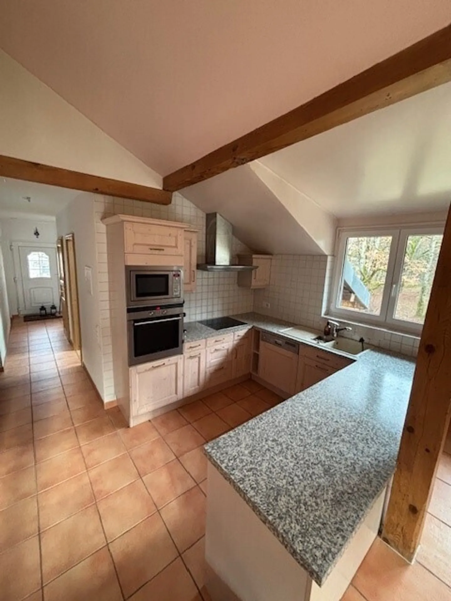 Spacious 3.5 room apartment - Photo 1 of 10