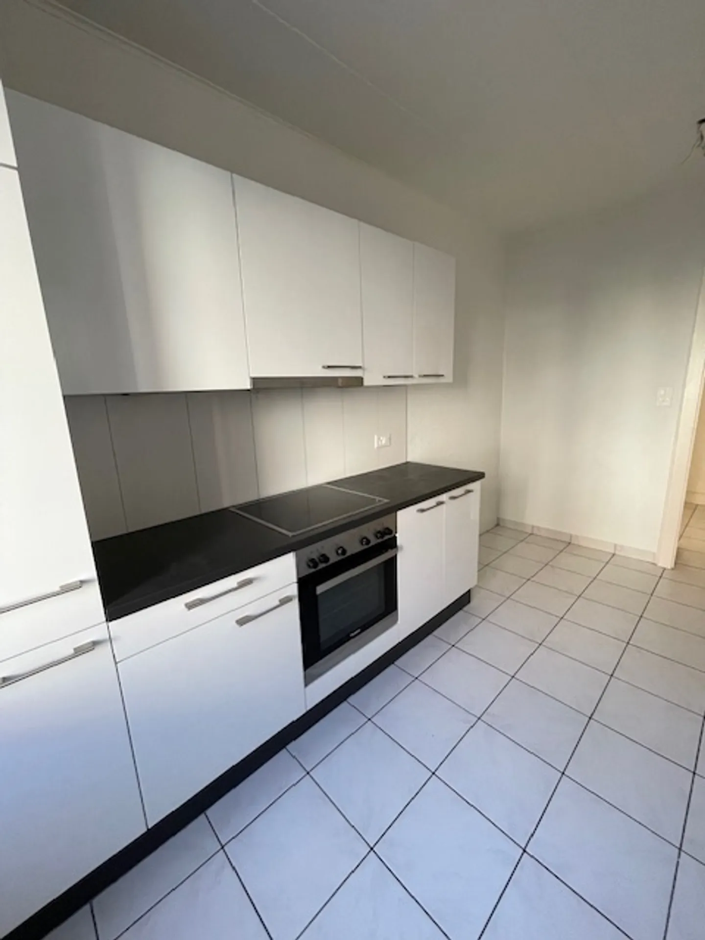 Bel appartement de 3 pièces à La Chaux-de-Fonds entièrement rénové - Photo 2 sur 8