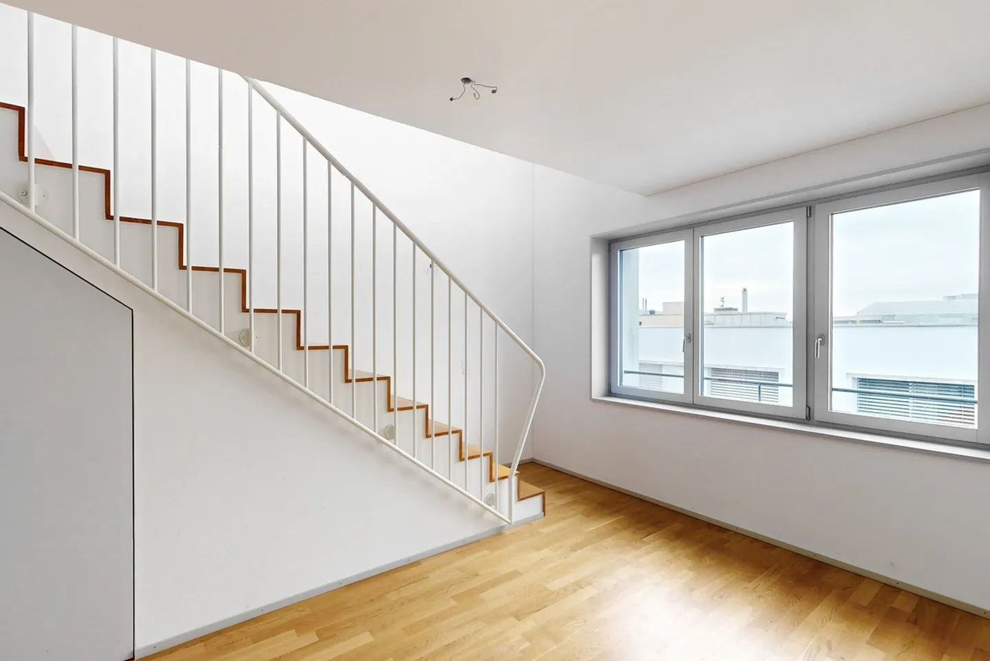 Looking for a central and beautiful apartment? - Photo 4 of 11