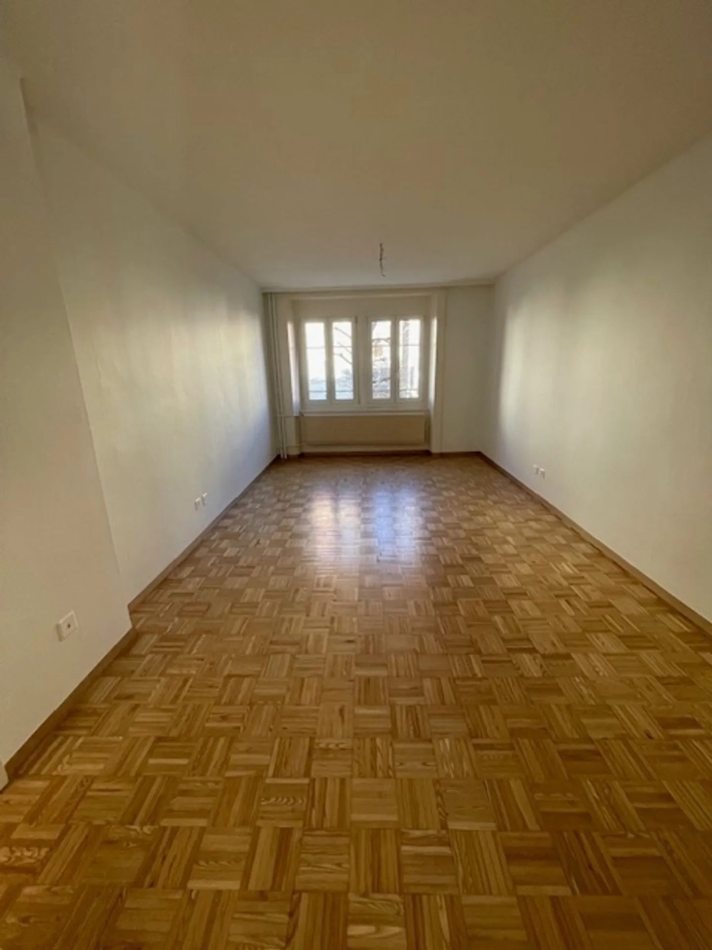 Bel appartement de 3 pièces à La Chaux-de-Fonds entièrement rénové - Photo 3 sur 8