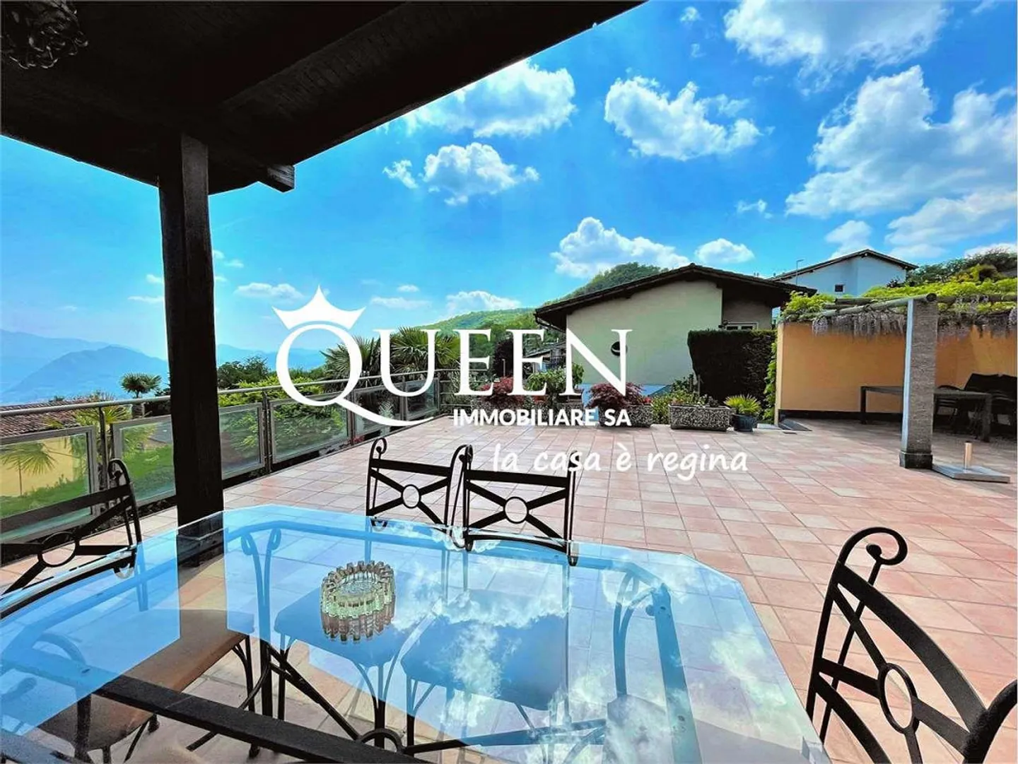 Arosio: Semi-Detached House, 7 Rooms, 240 m², Terrace and Garden, Swimming Pool - Photo 2 of 13