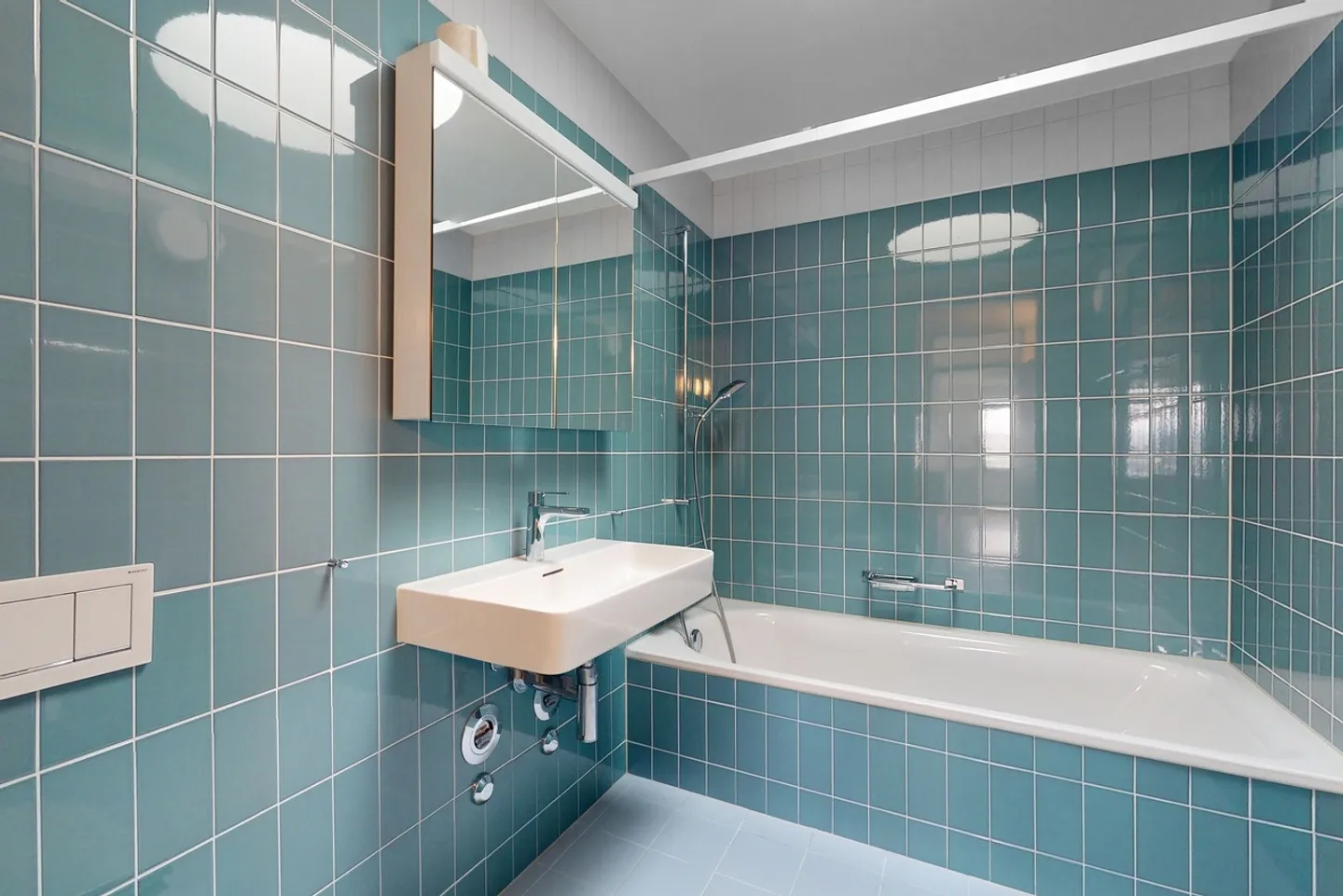 Looking for a central and beautiful apartment? - Photo 8 of 11