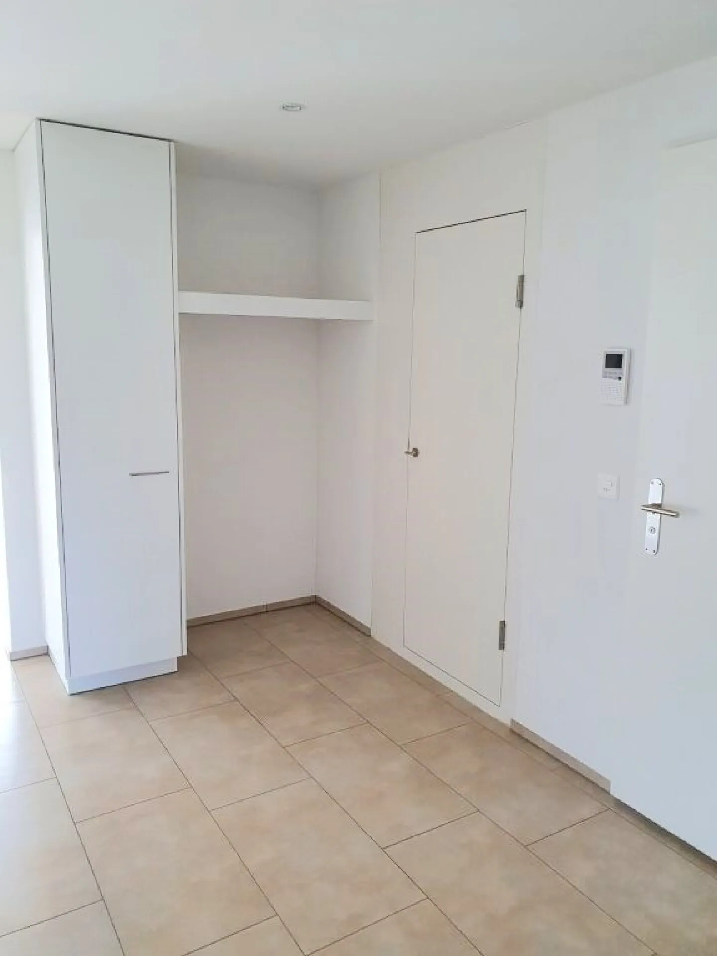 Exclusive Ground Floor Apartment - Photo 4 of 12