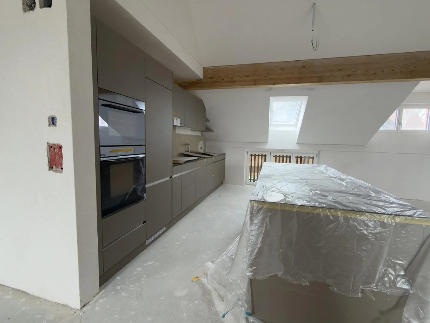Erstbezug per 01.12.2025 – schöne 3.5-Zimmerwohnung mit Loggia - Foto 3 von 14