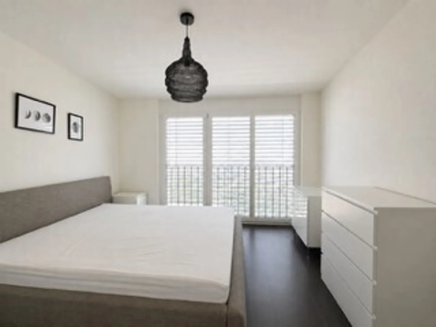 Modern and bright 2.5 room apartment - Photo 3 of 6