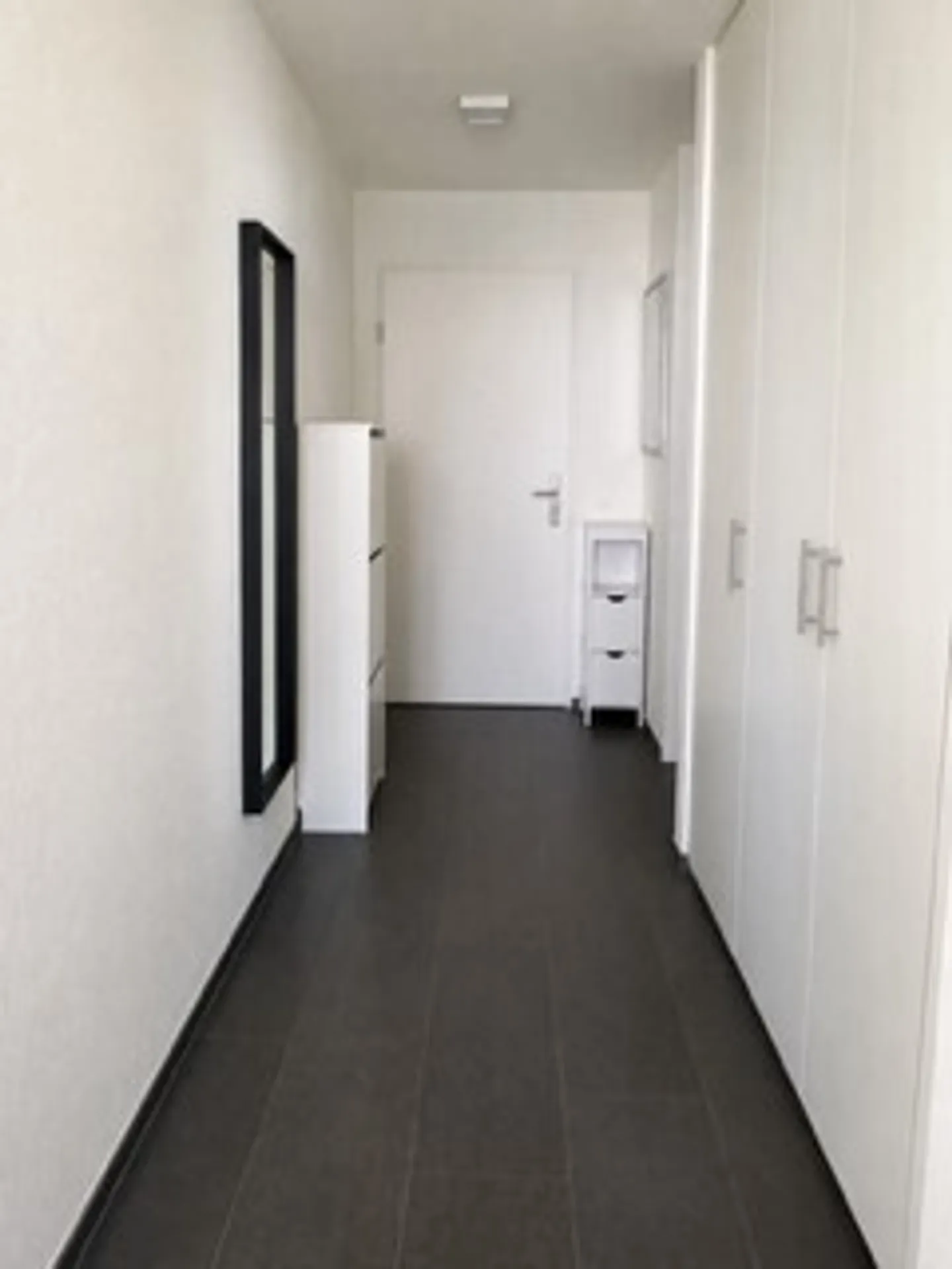 Modern and bright 2.5 room apartment - Photo 4 of 6