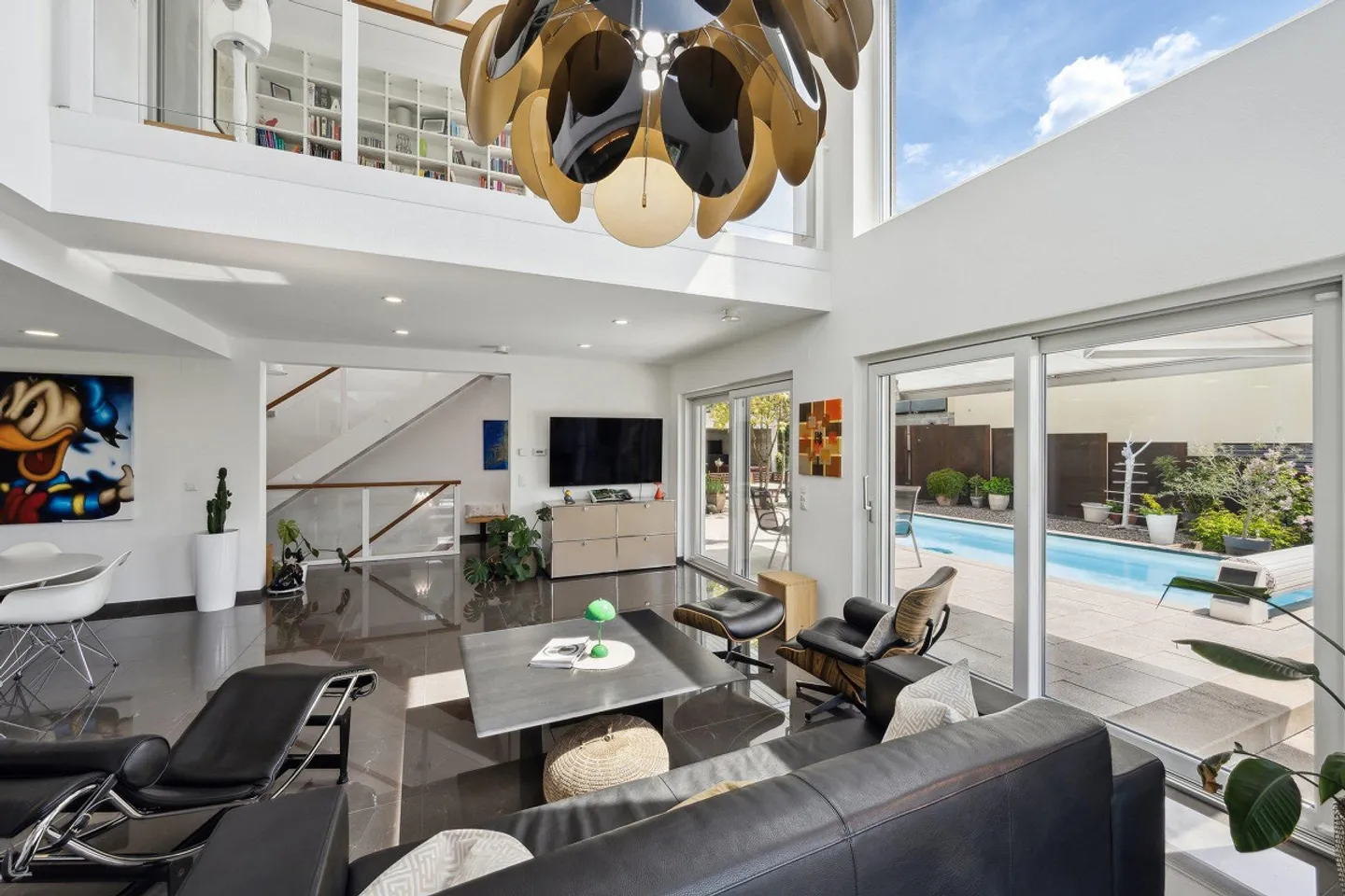 Modernes Design trifft auf Wohnkomfort - Foto 3 von 15