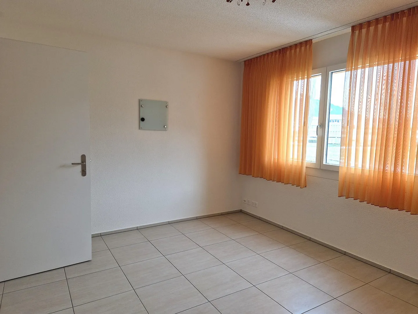 Uffici luminosi con vista sul verde in posizione centrale - Foto 3 di 10