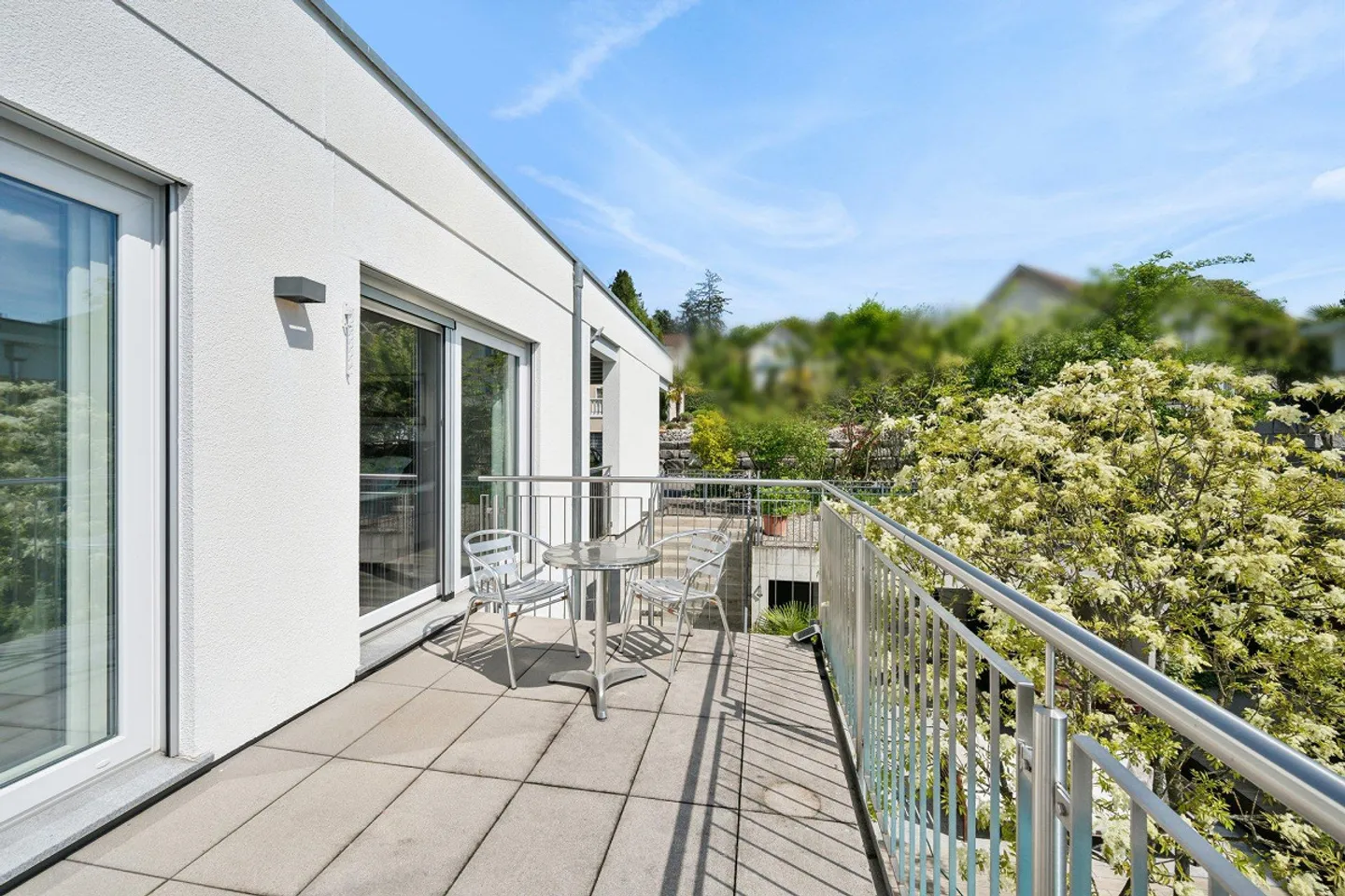 Modernes Design trifft auf Wohnkomfort - Foto 7 von 15