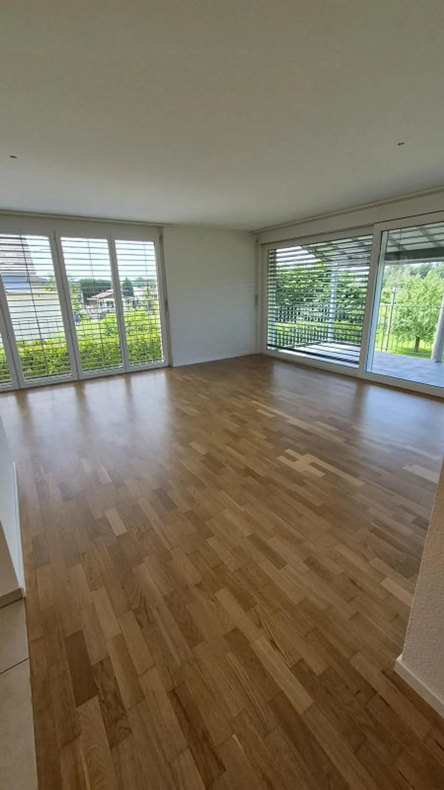 Appartamento soleggiato di 4,5 stanze al 1° piano in un quartiere tranquillo - Foto 11 di 17
