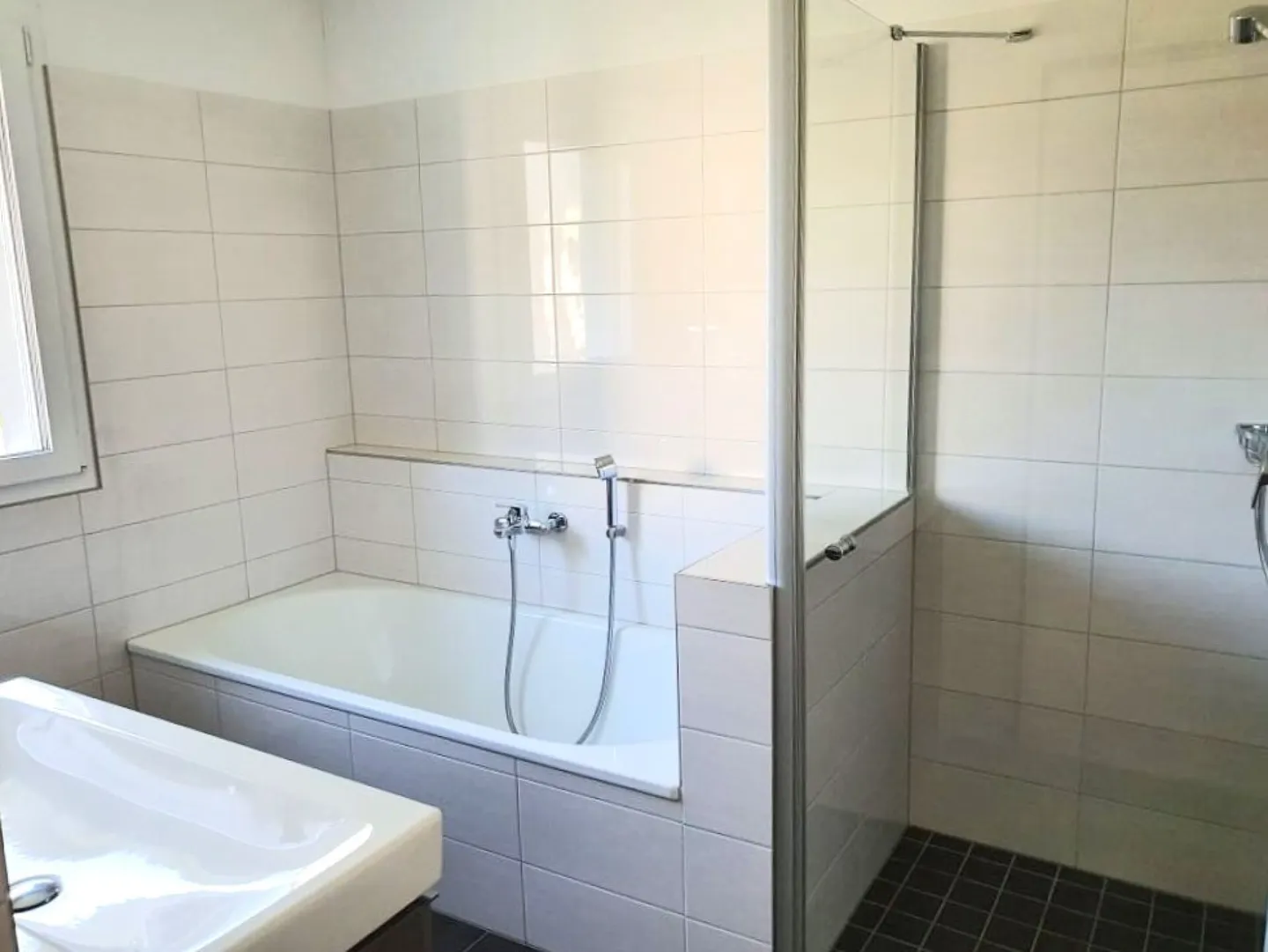 Exclusive Ground Floor Apartment - Photo 8 of 12