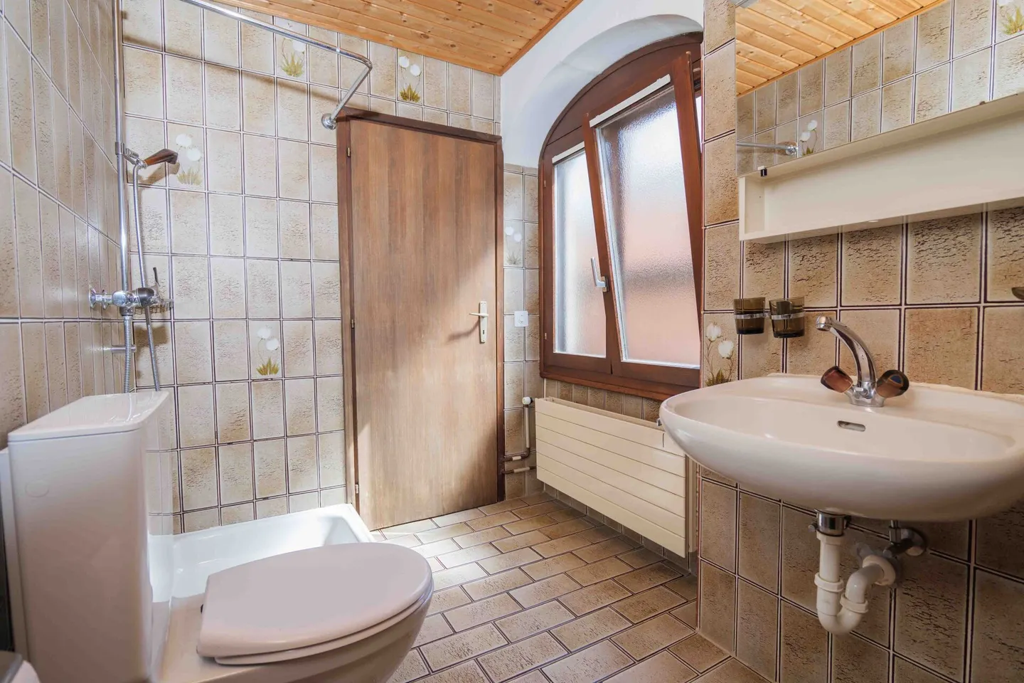 IN VENDITA A VERSCIO - CASA UNIFAMILIARE NEL CENTRO STORICO - Foto 16 di 18