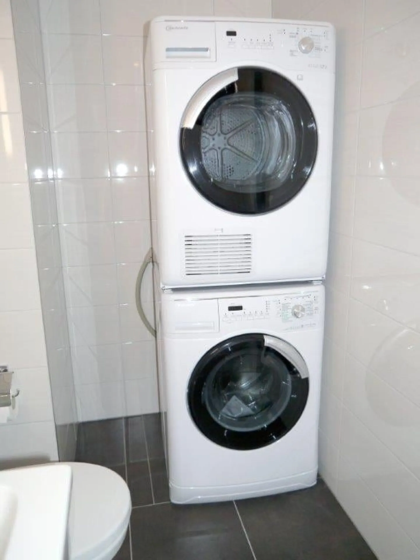 Exclusive Ground Floor Apartment - Photo 11 of 12