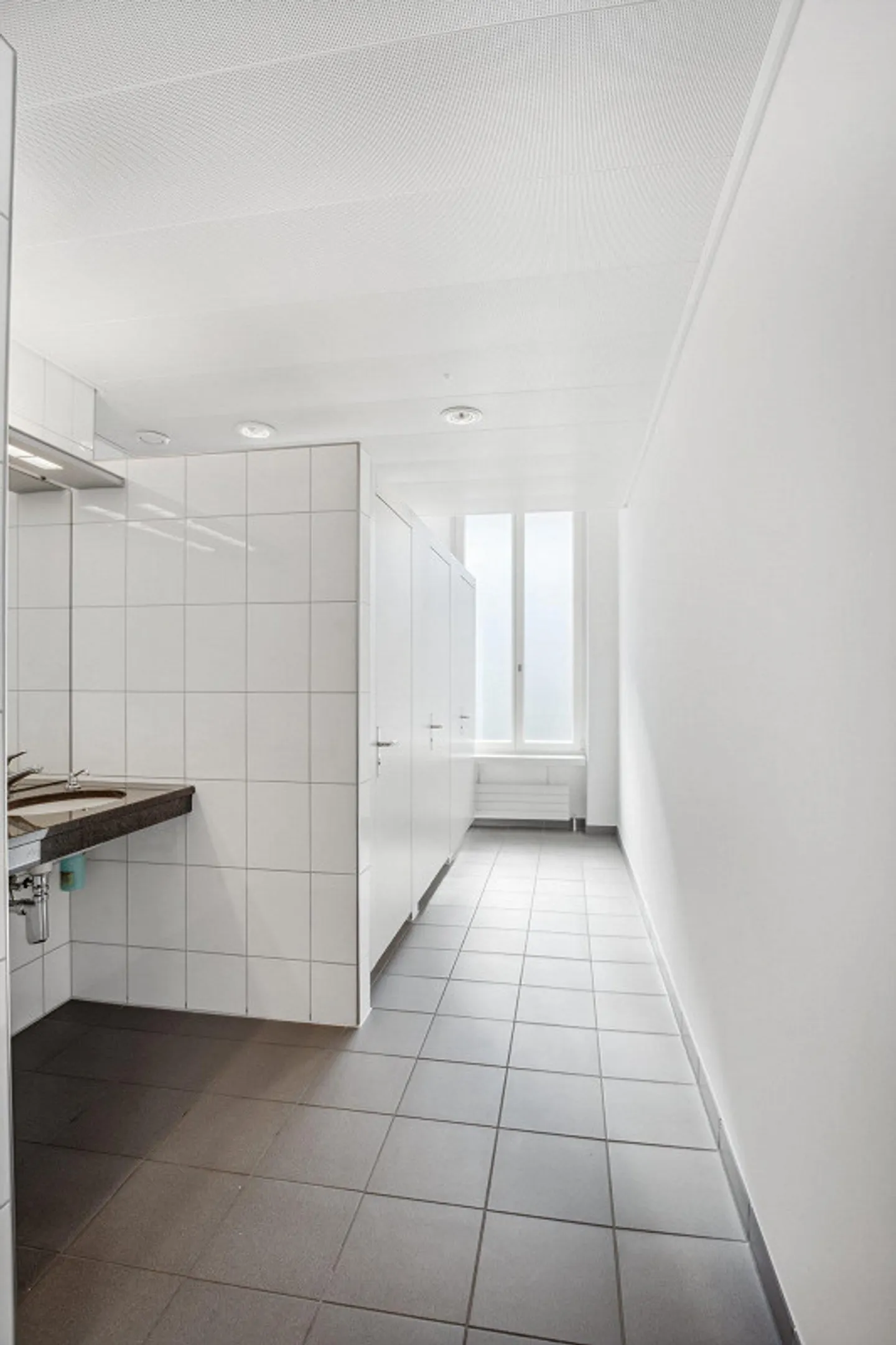 Bureaux prêts à emménager dans un emplacement privilégié - Photo 7 sur 7