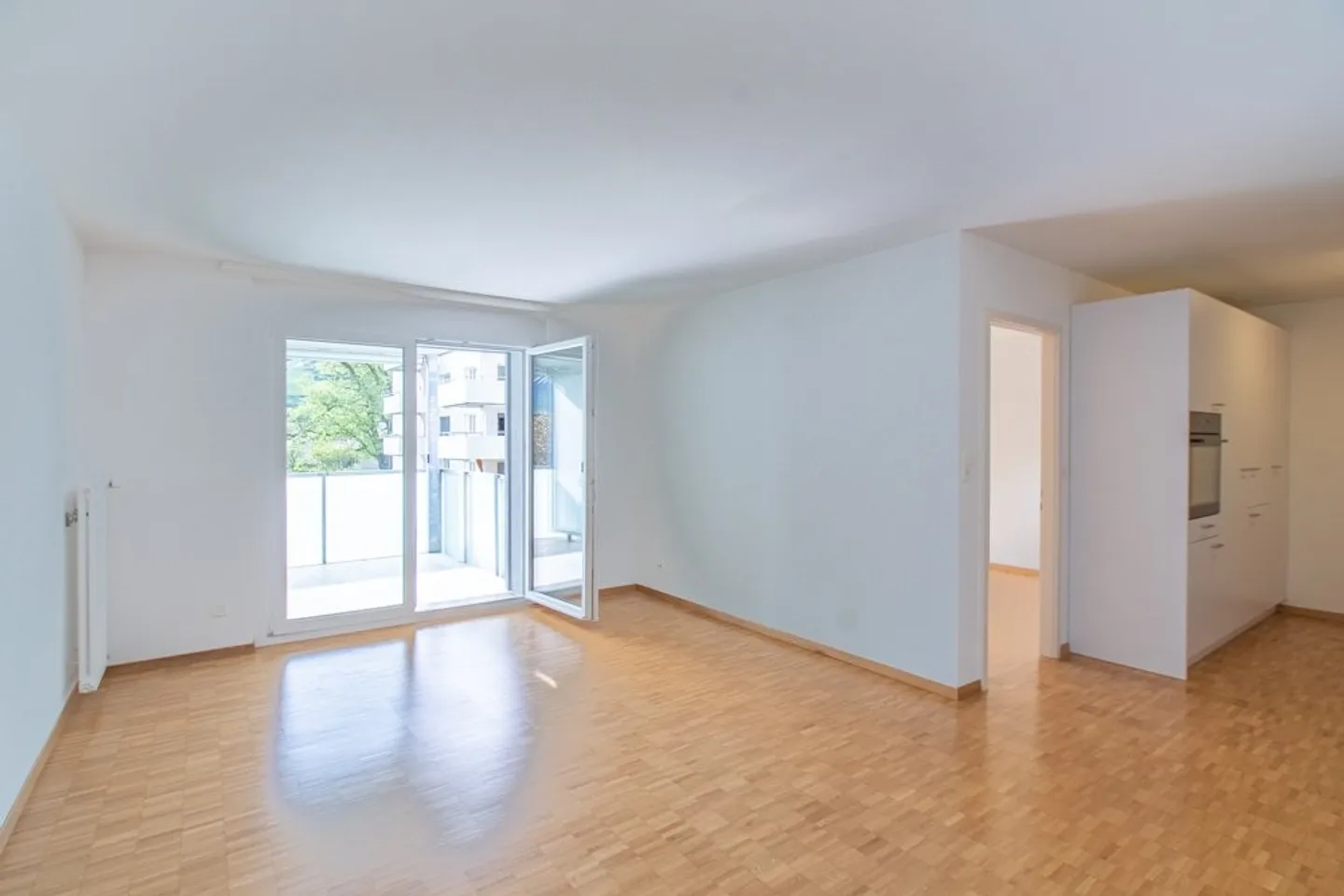 Appartement moderne 2.5 pièces avec balcon spacieux - Photo 6 sur 13
