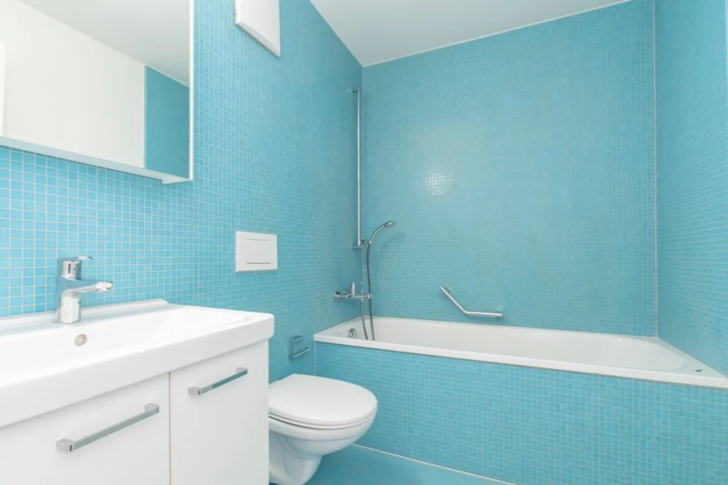 Appartement moderne 2.5 pièces avec balcon spacieux - Photo 7 sur 13