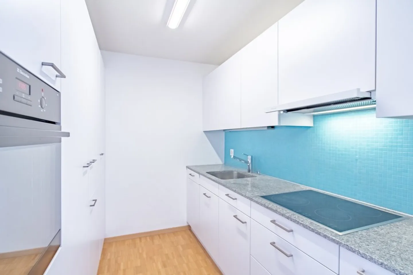 Appartement moderne 2.5 pièces avec balcon spacieux - Photo 9 sur 13