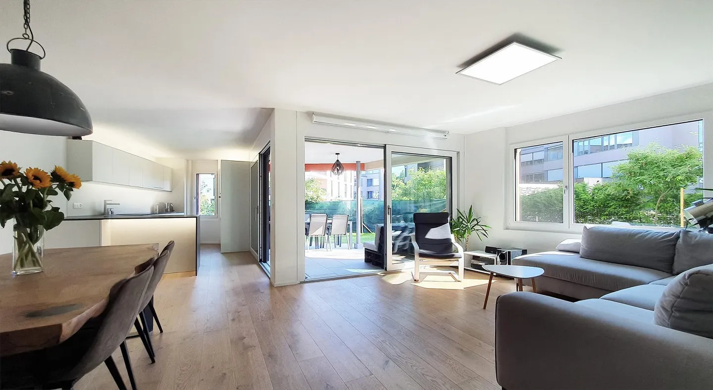 Sunny Garden Apartment - Elegance Meets Comfort - Photo 1 of 10