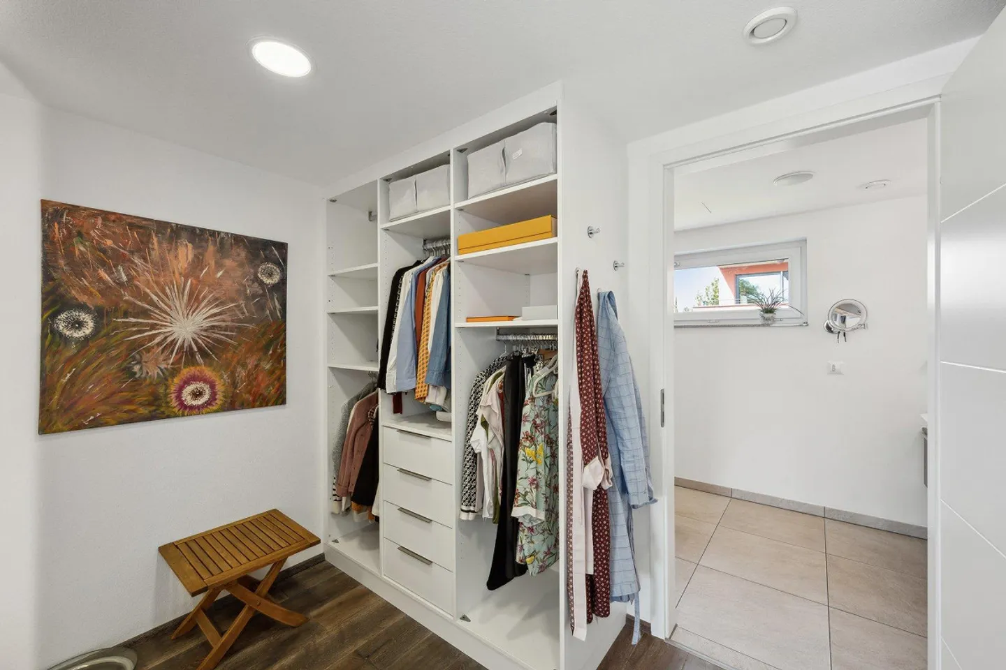 Modernes Design trifft auf Wohnkomfort - Foto 10 von 15