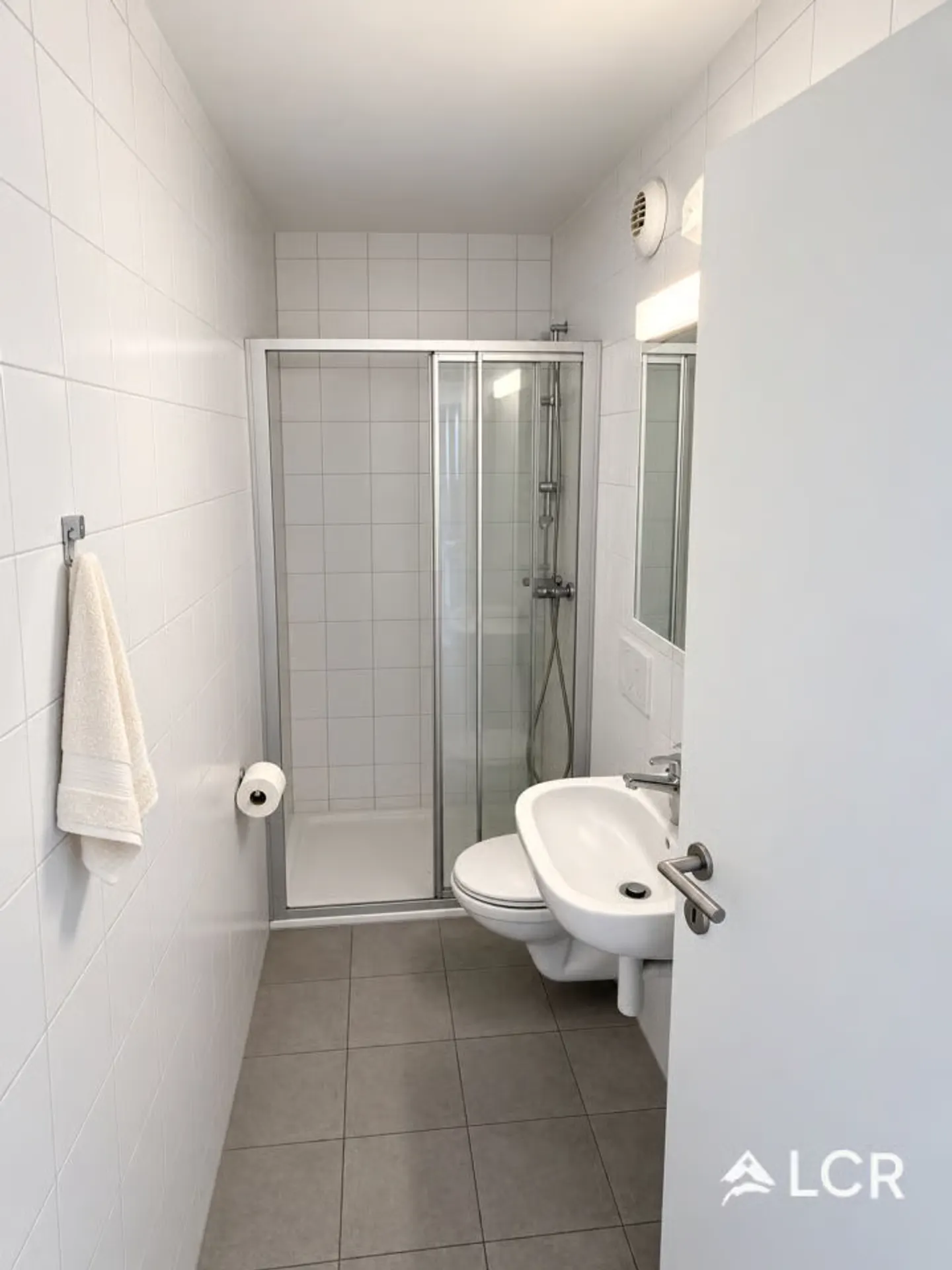 Beautiful 5-room apartment in Bôle - Photo 5 of 13