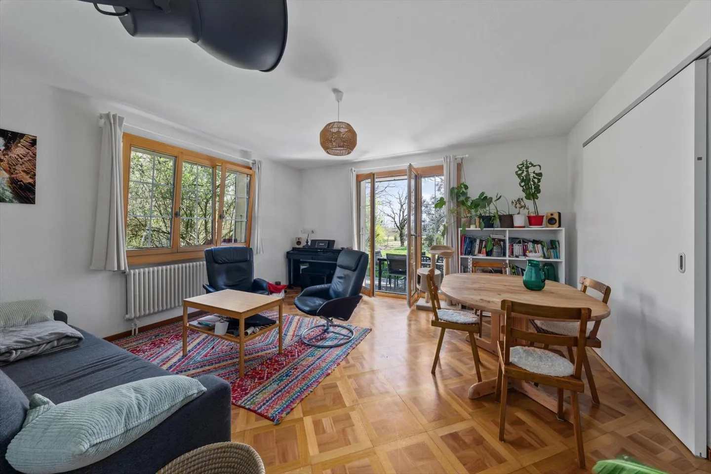 En Co-exclusivité: Spacieuse Maison familiale avec forêt attenante - Photo 5 sur 13