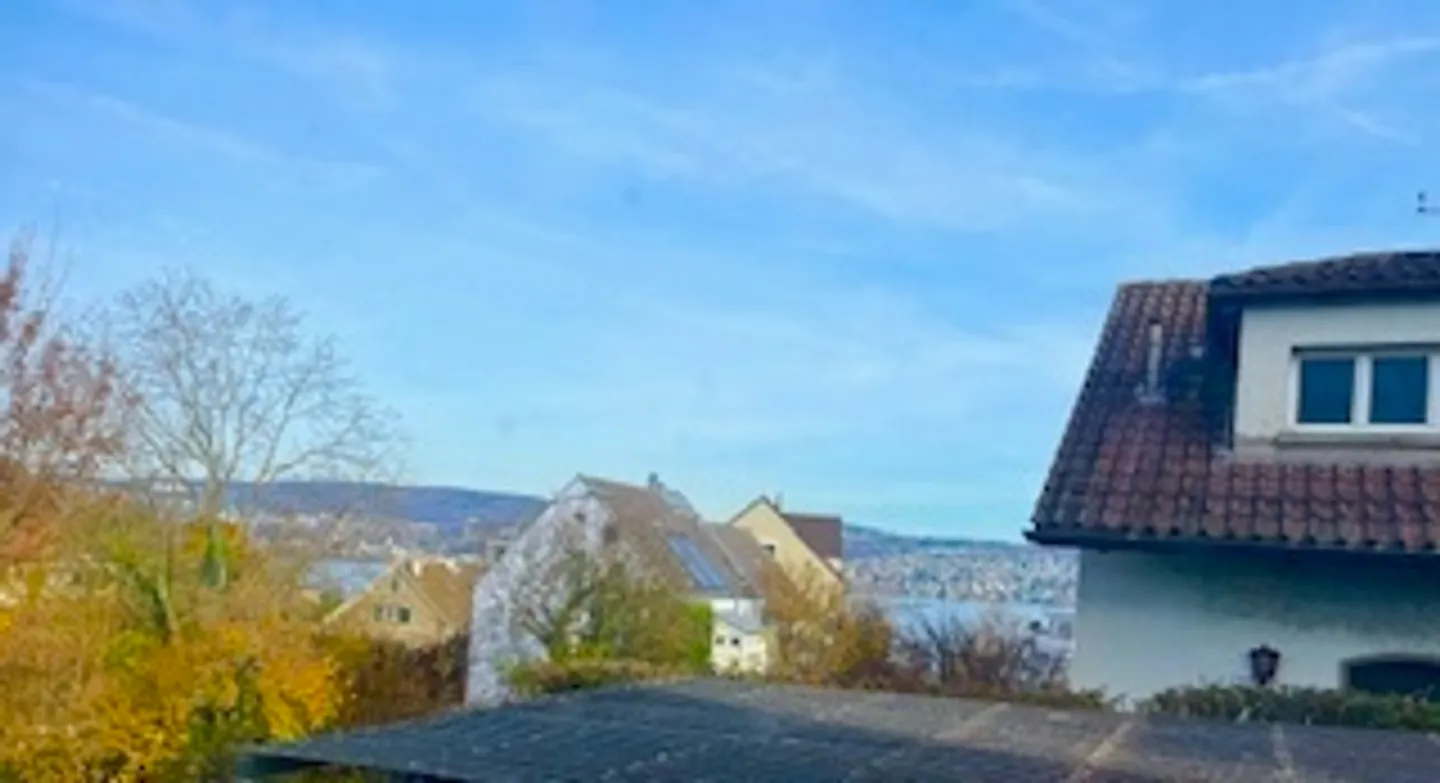 Geräumiges Familienhaus mit Garten - Foto 3 von 10