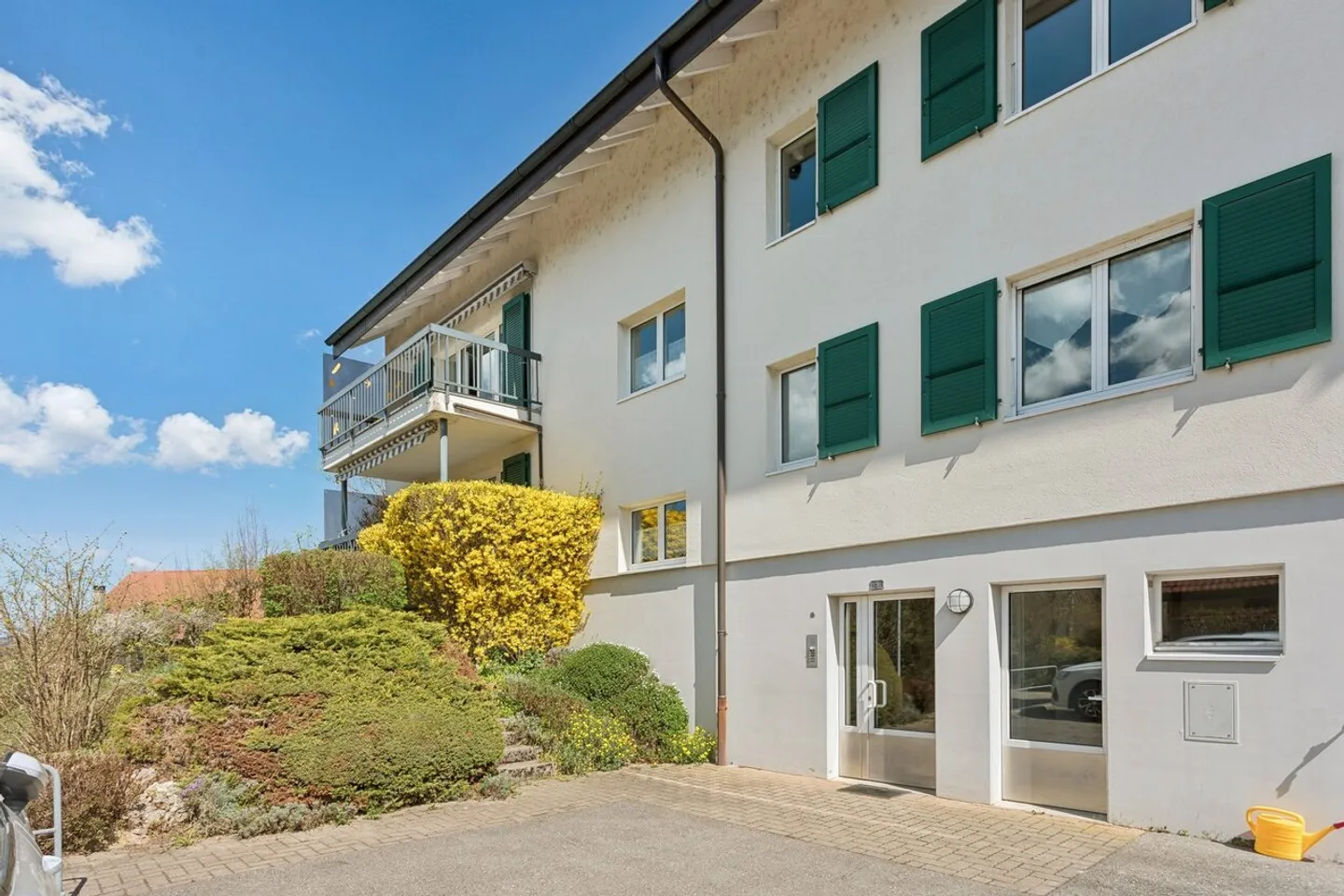 3.5-room apartment with garage - Photo 1 of 10