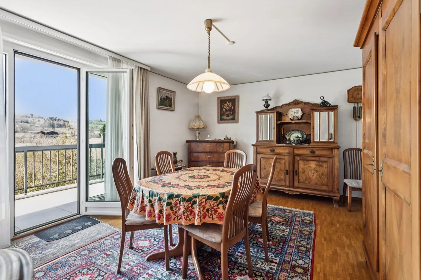 3.5-room apartment with garage - Photo 2 of 10