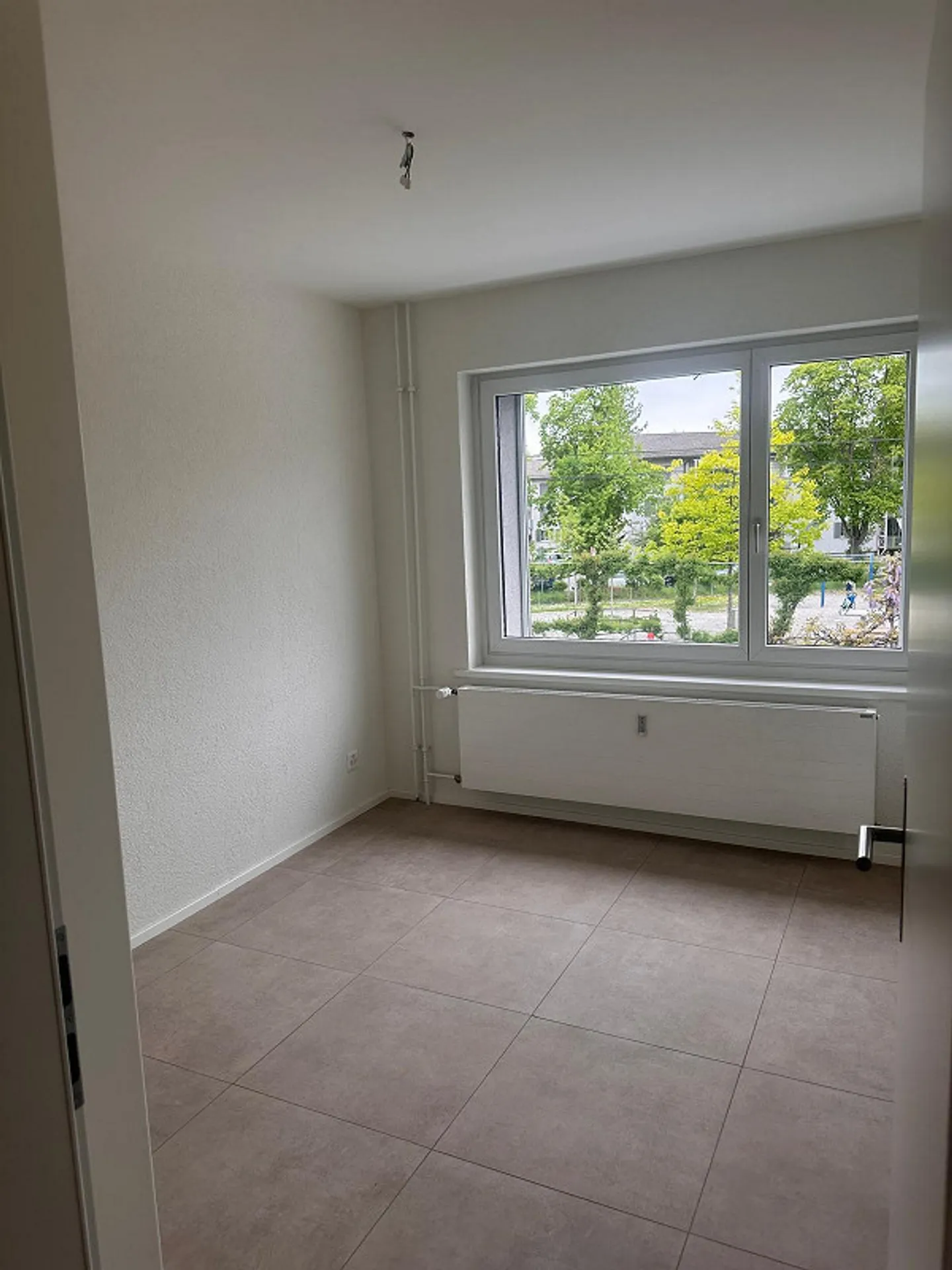Modernes 4.5-Zimmer-Apartment - Foto 3 von 10