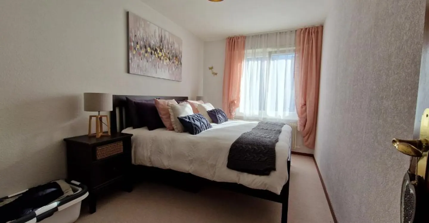 Spacious individual property with medical office - Photo 11 of 12