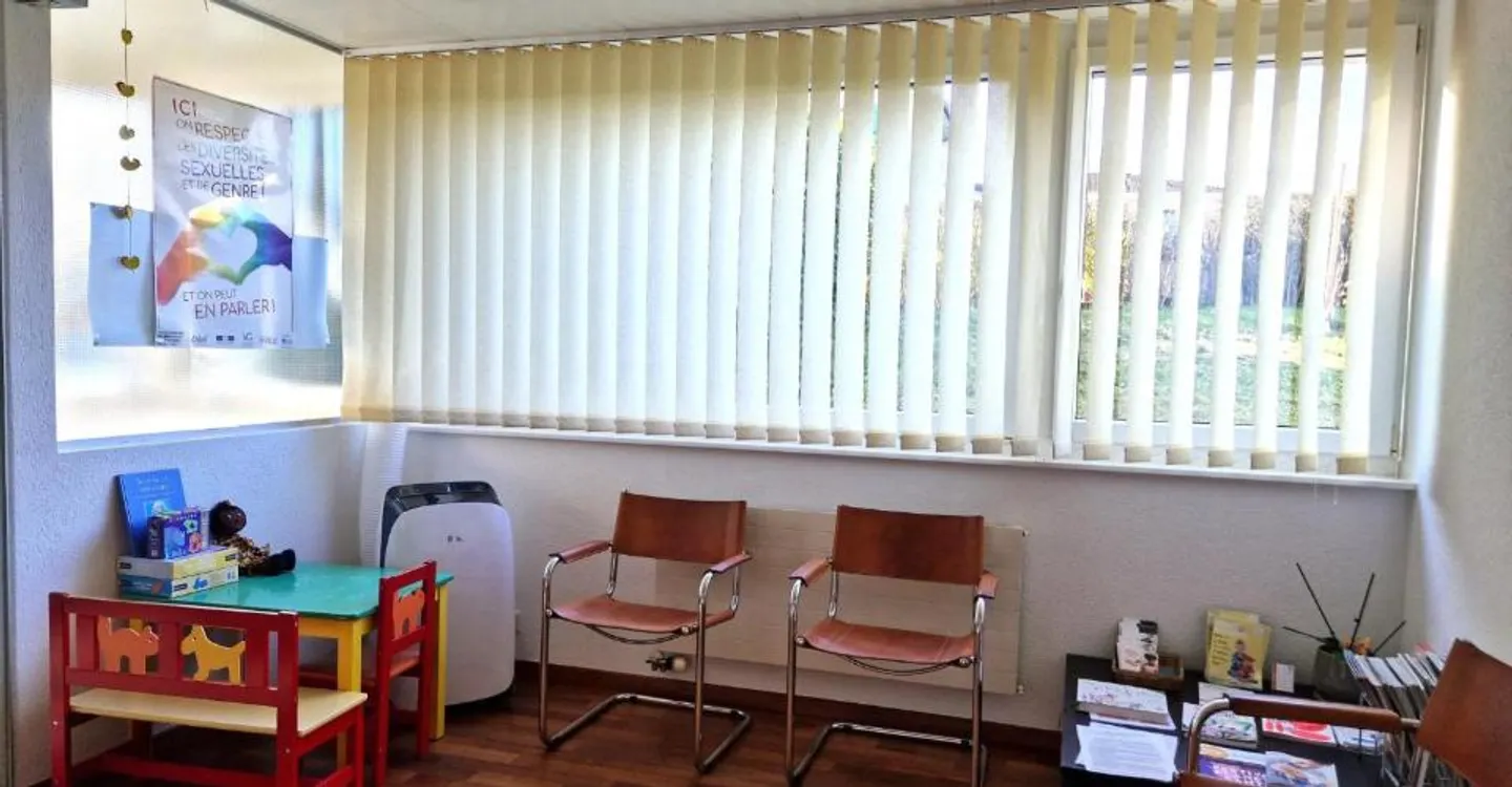 Spacious individual property with medical office - Photo 12 of 12