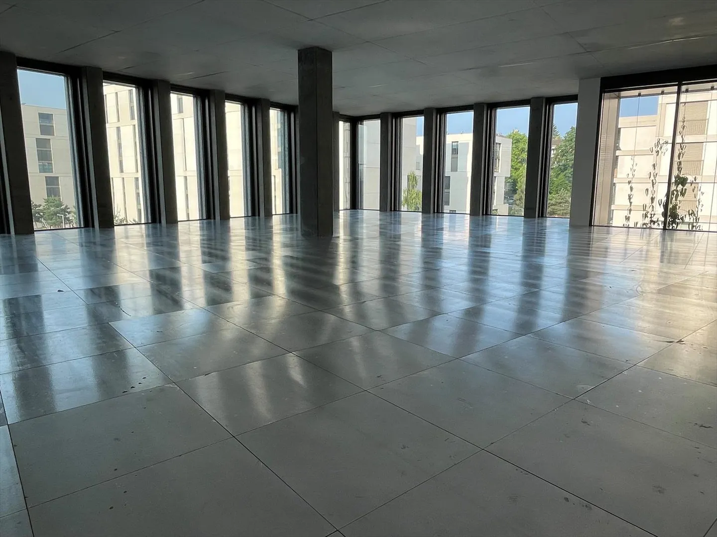 Bright new offices of 345 m2 just steps from the Lancy Pont-Rouge train station - Photo 4 of 5