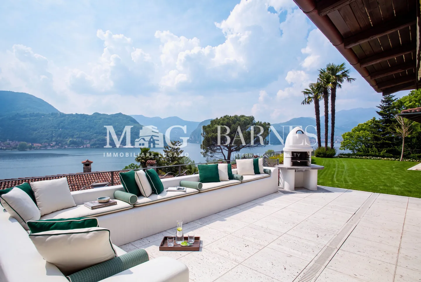 Villa di lusso con vista lago - Foto 1 di 15