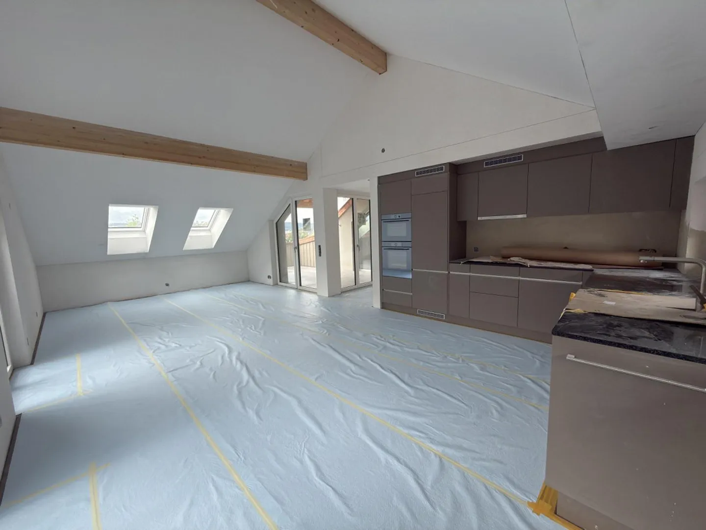 Prima occupazione dal 01.12.2025 - bellissimo appartamento di 2,5 locali con loggia - Foto 1 di 14