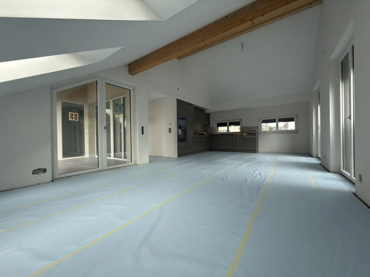 Prima occupazione dal 01.12.2025 - bellissimo appartamento di 2,5 locali con loggia - Foto 2 di 14