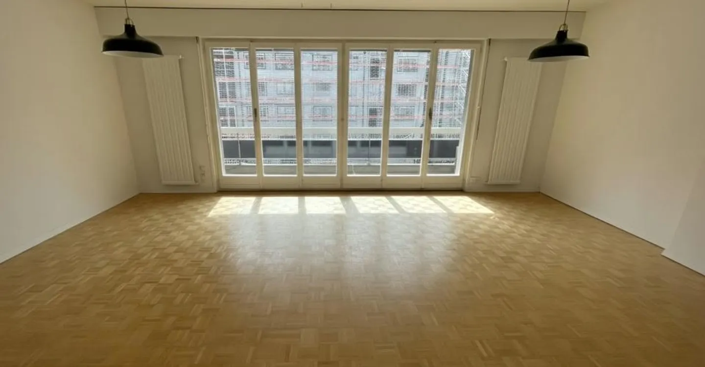 3,5-Zimmer-Wohnung mit Balkon im Herzen von Fribourg - Foto 1 von 5