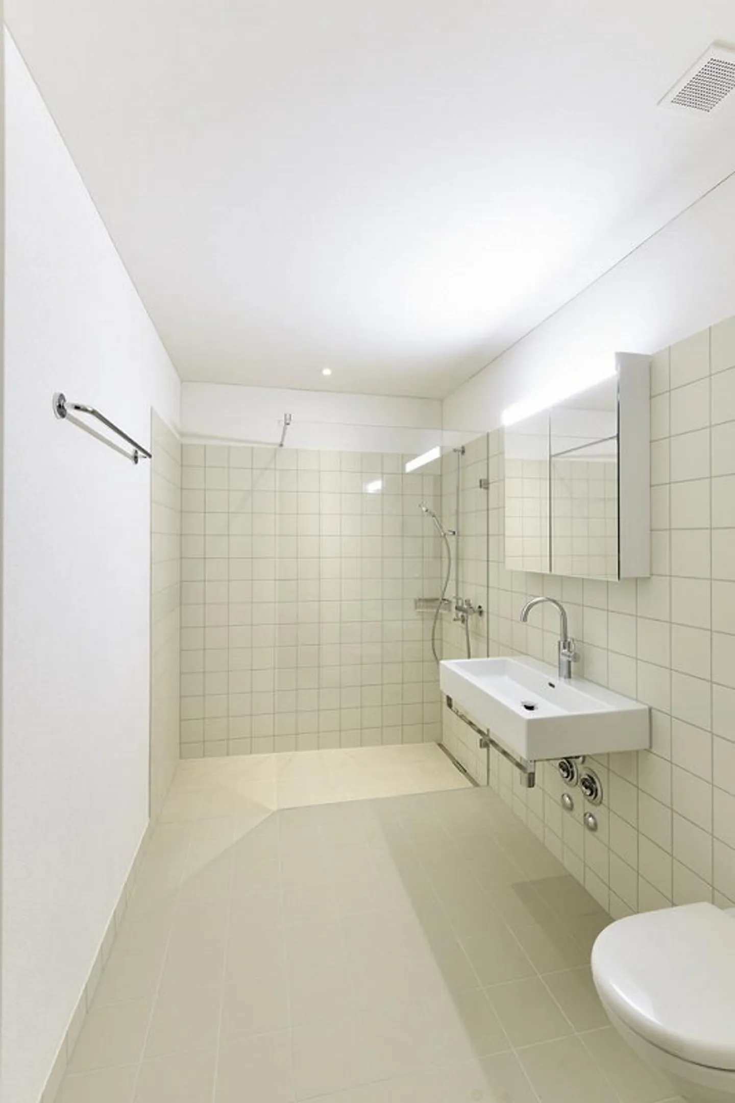 Modern and Central Living Location - Photo 5 of 8