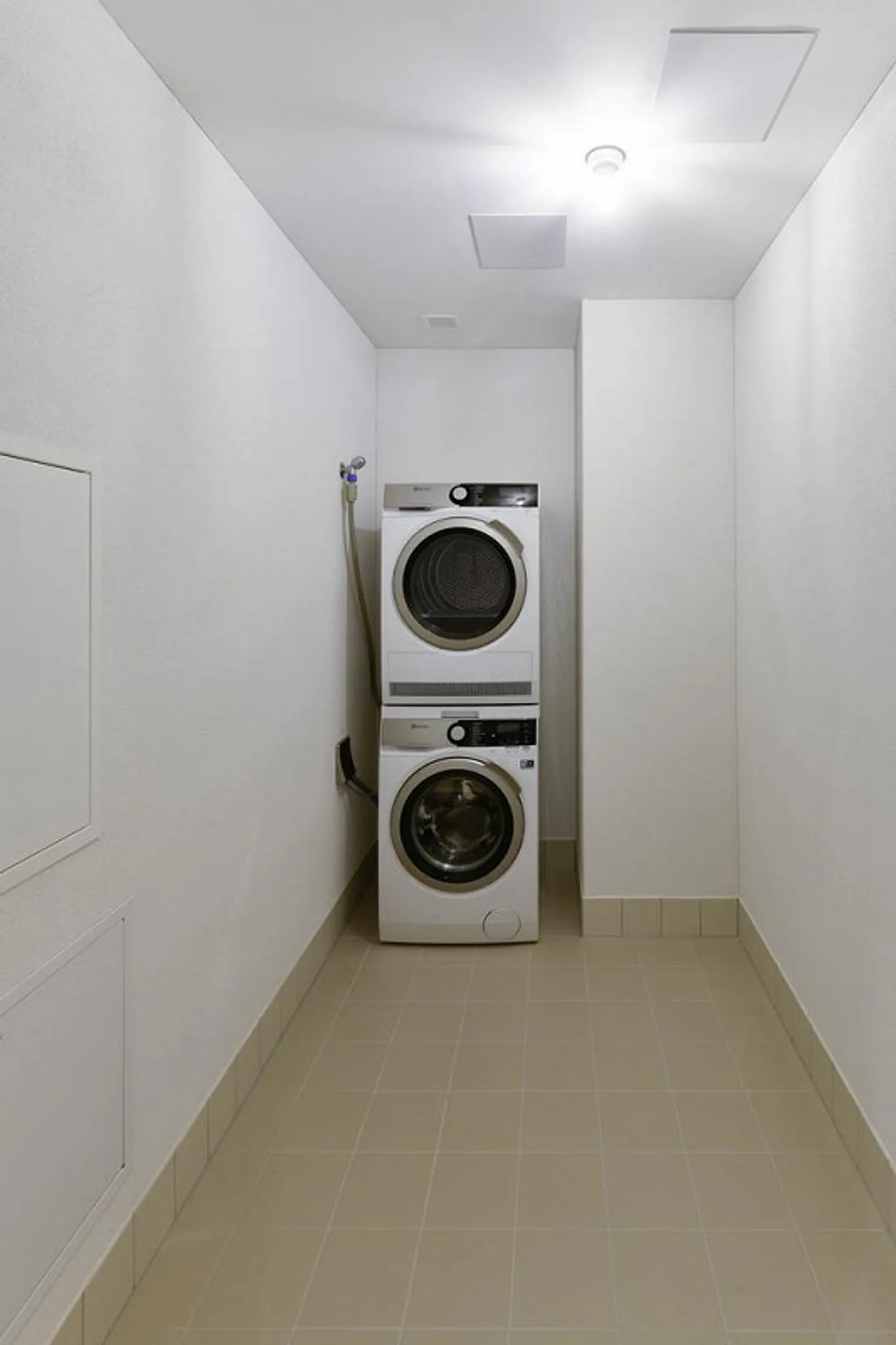 Modern and Central Living Location - Photo 6 of 8