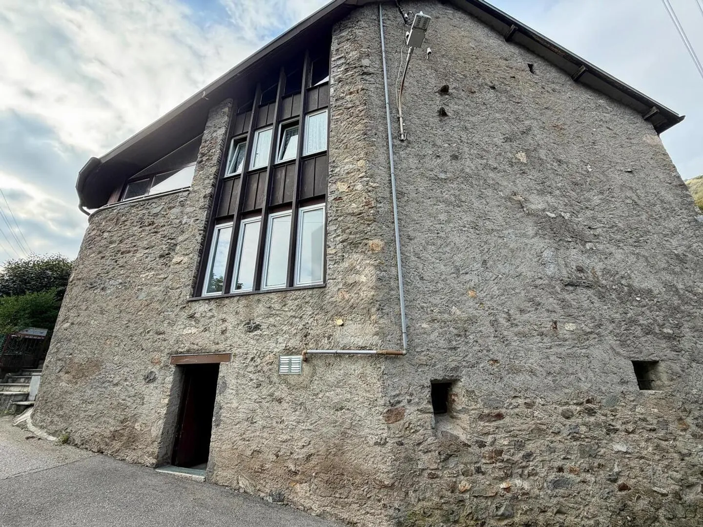 In einer ruhigen und grünen Gegend - Foto 1 von 4