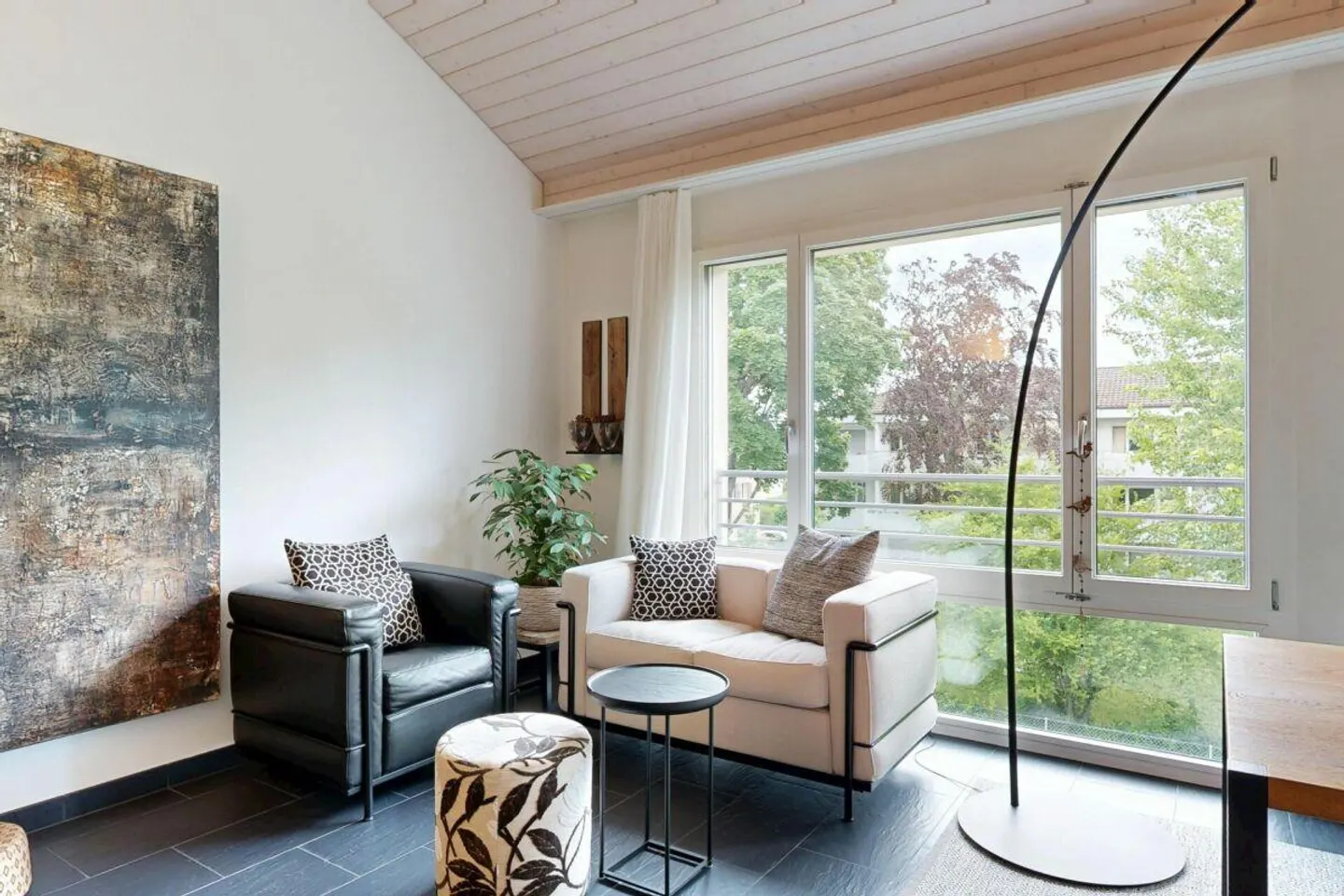 Modern condominium with various amenities - Photo 1 of 18