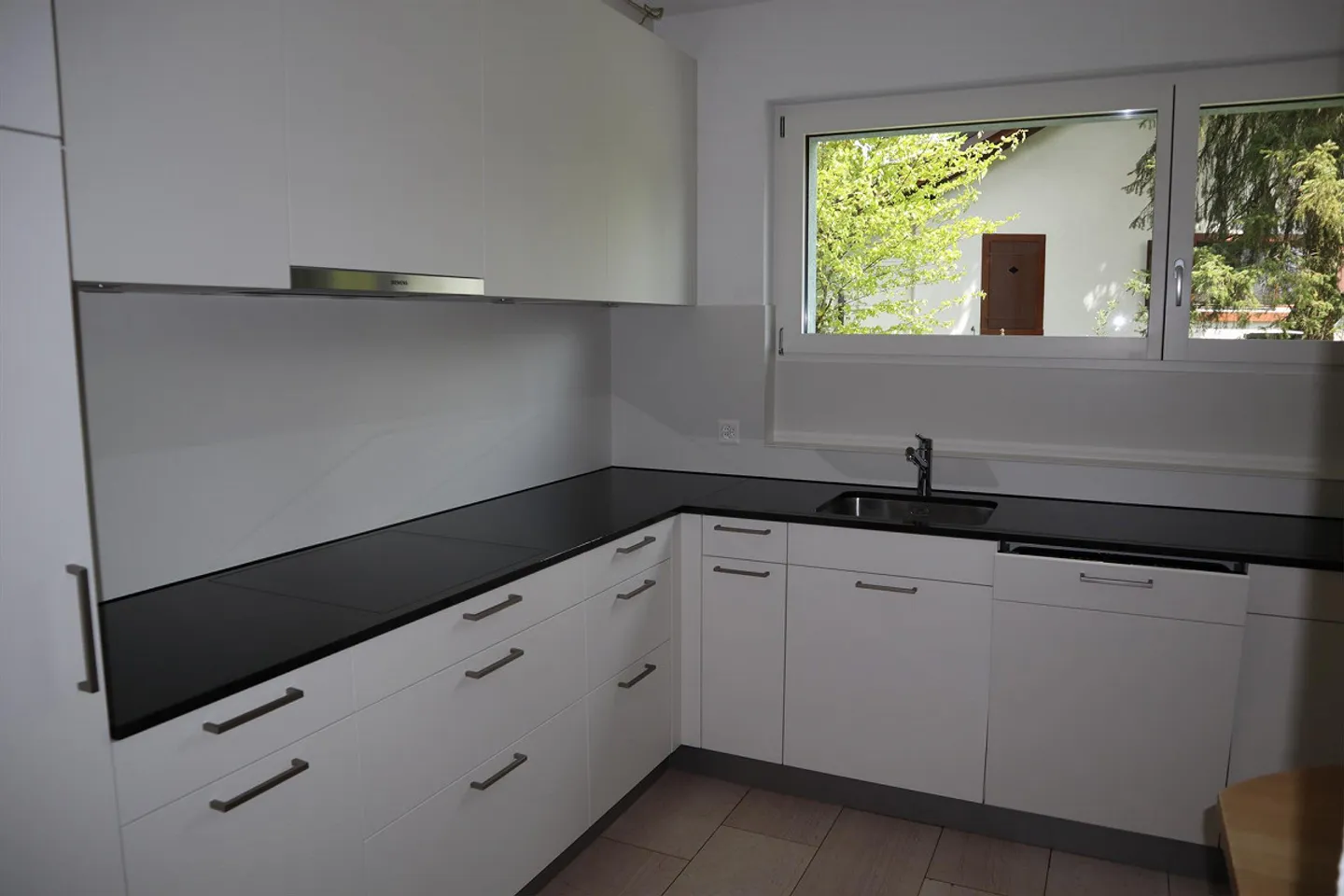 Sezione di casa di 4,5 stanze inclusa garage e sala hobby in affitto dal 1 giugno - Foto 3 di 8