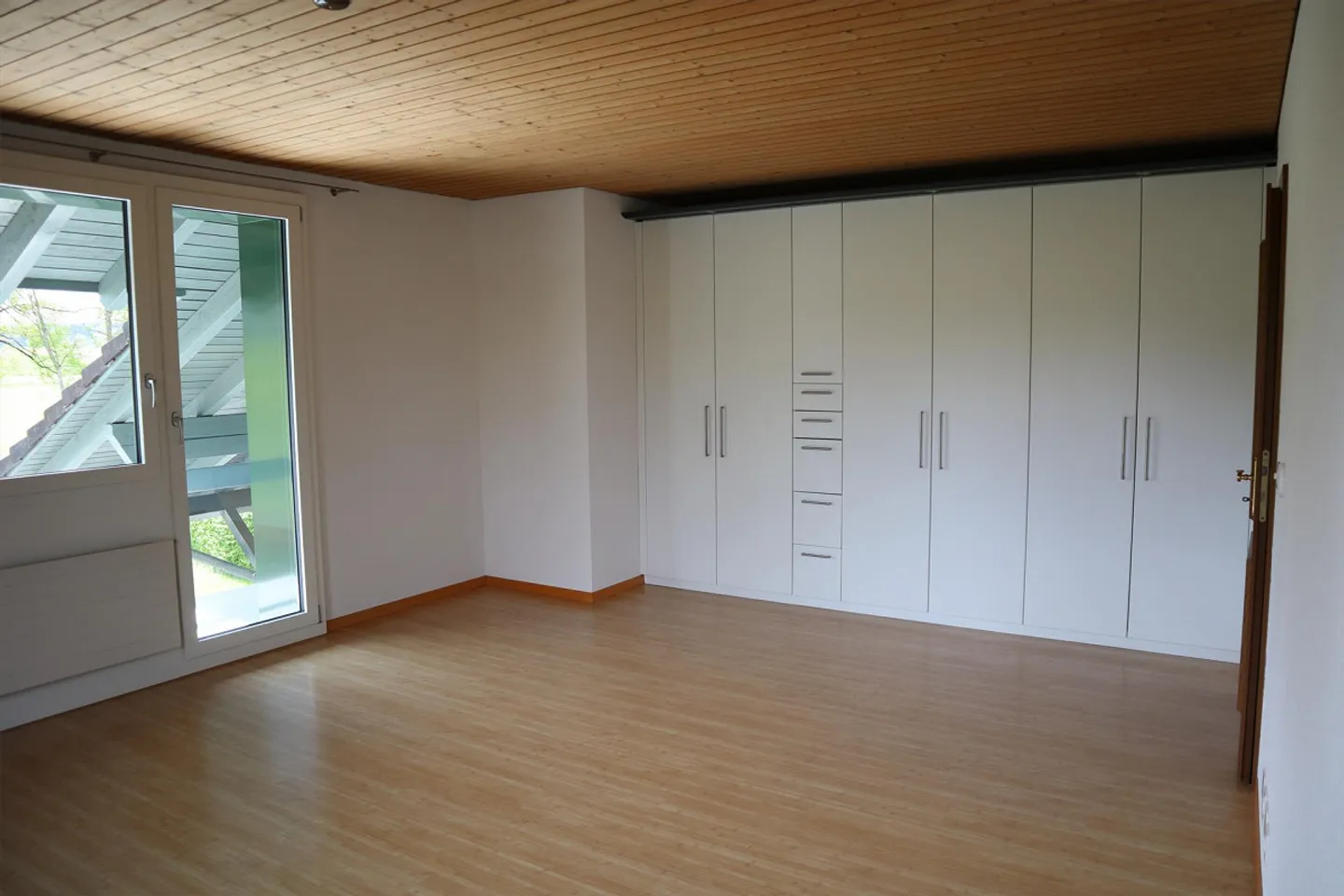 Sezione di casa di 4,5 stanze inclusa garage e sala hobby in affitto dal 1 giugno - Foto 5 di 8