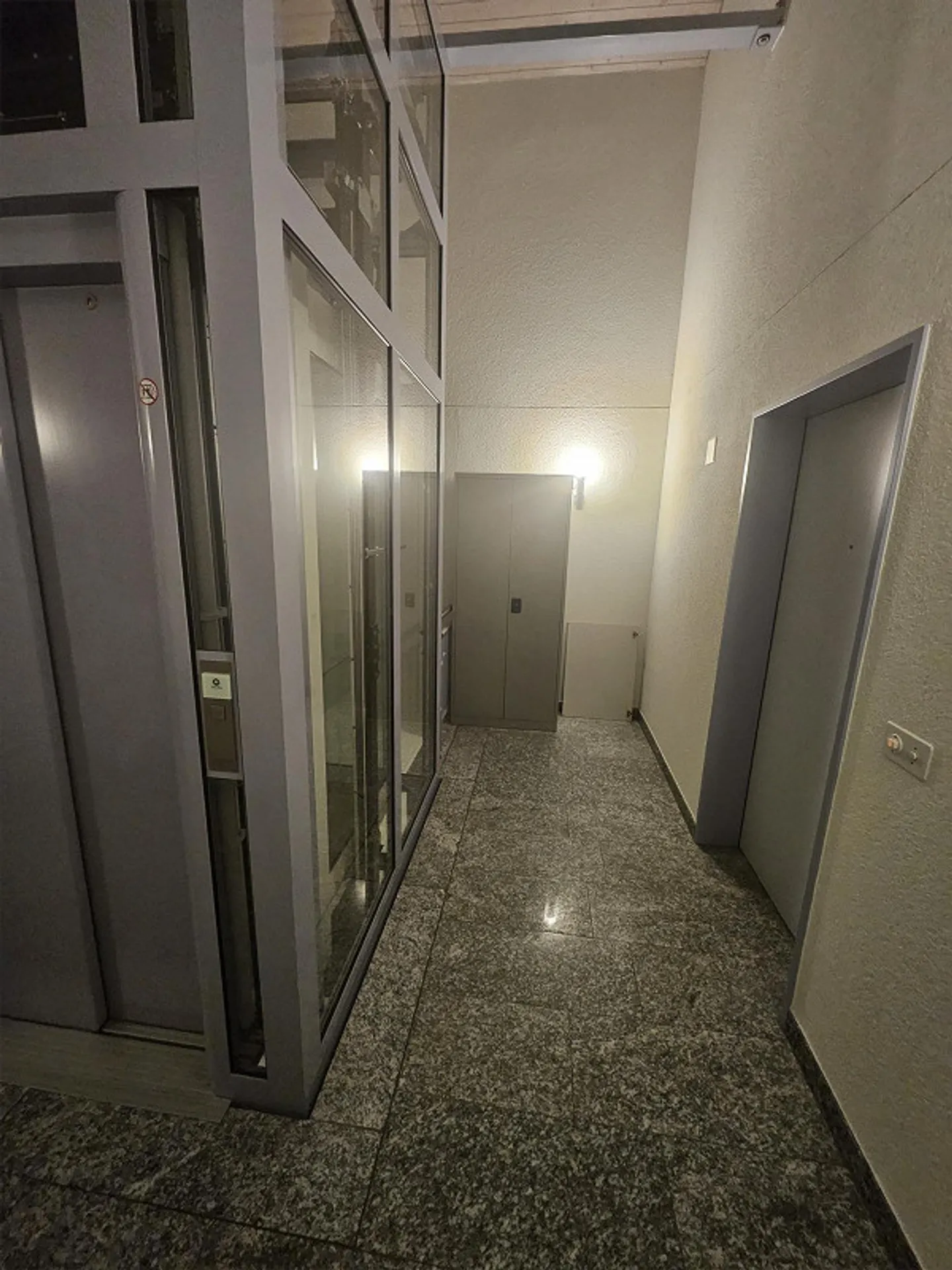 Beautiful 4-room penthouse / 40m2 terrace / separate balcony / 2 parking spaces - Photo 15 of 20